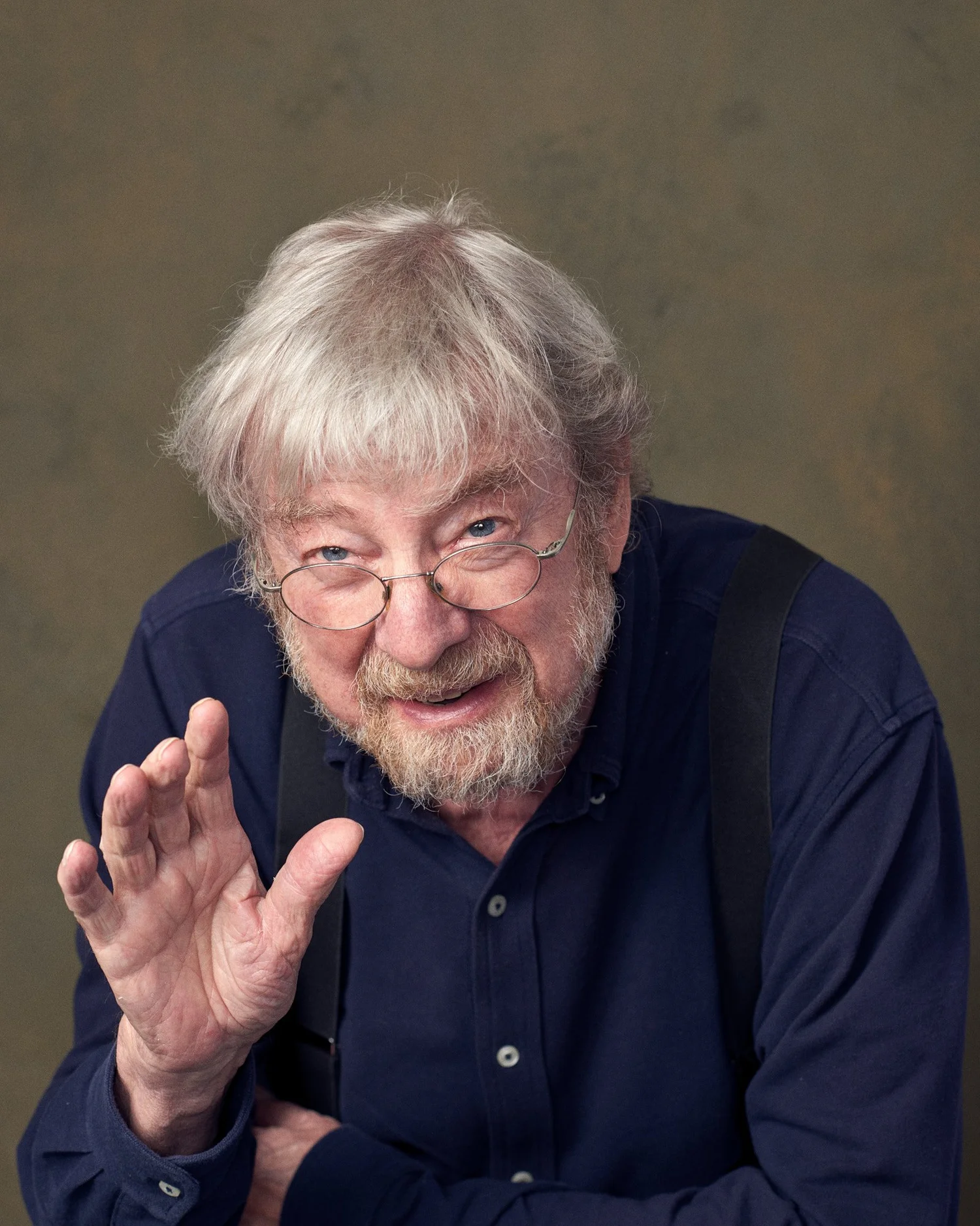 Axel Pfefferkorn mit erhobener Hand