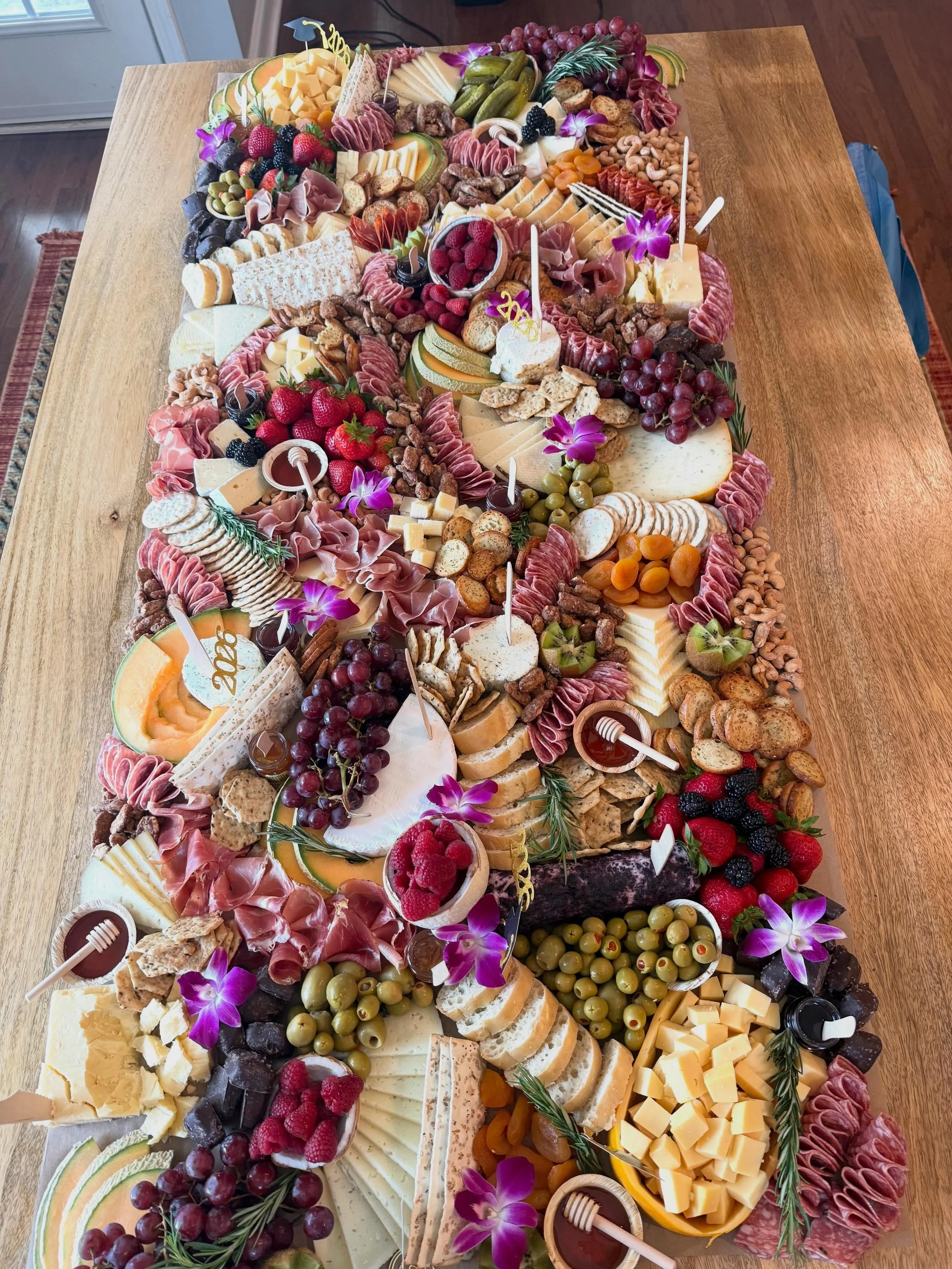 Happy graduation season 2️⃣0️⃣2️⃣6️⃣ grads!!! #charcuterie #flatlay #charlestonsc #charlestongrad