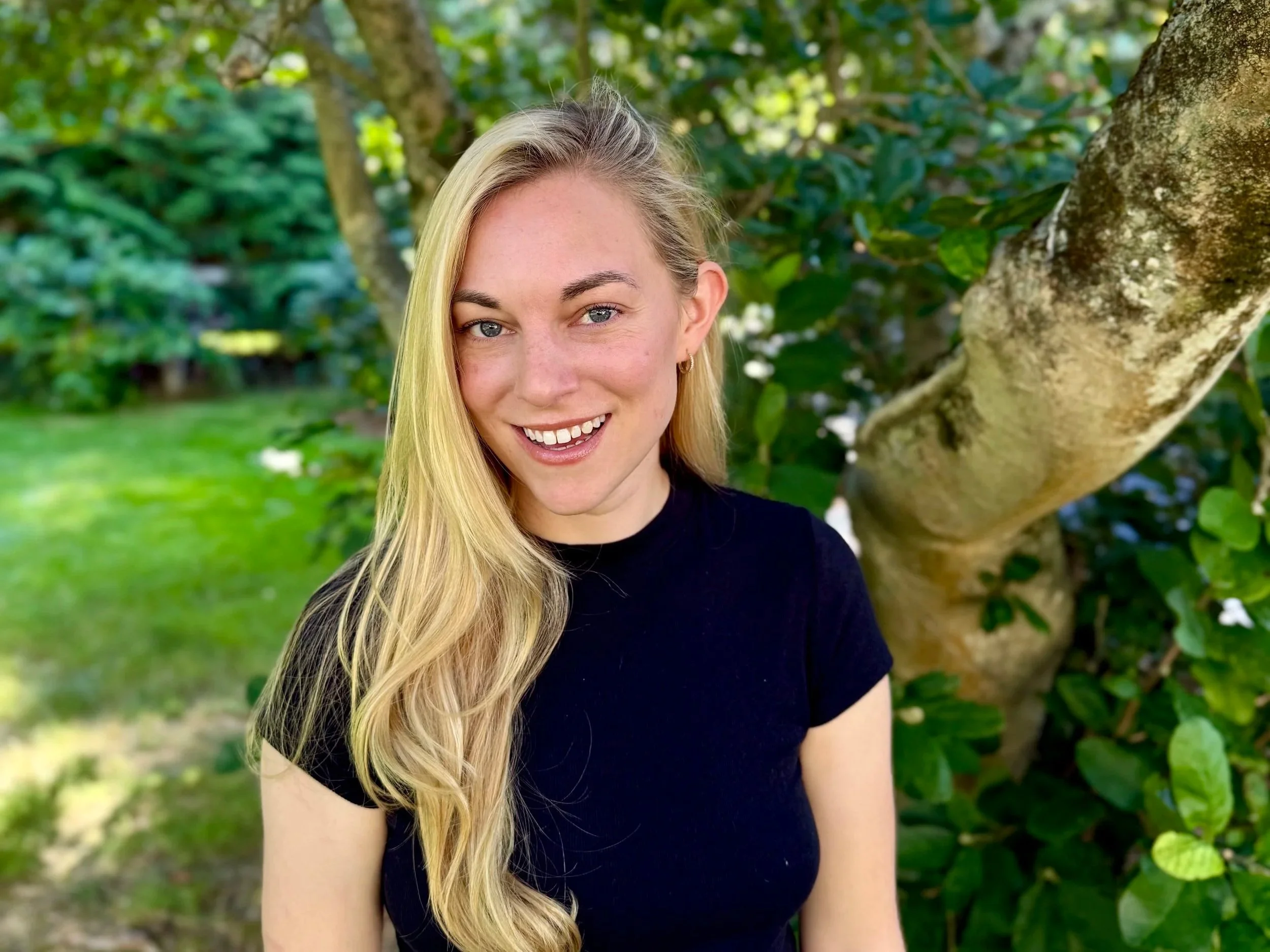 Kelsey - Headshot.jpg