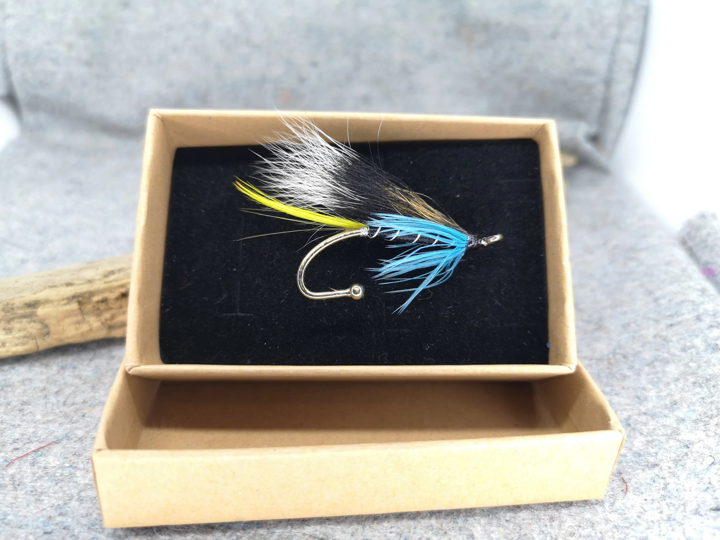 Blue Charm Salmon Fly Brooch Hat Pin (2).jpg
