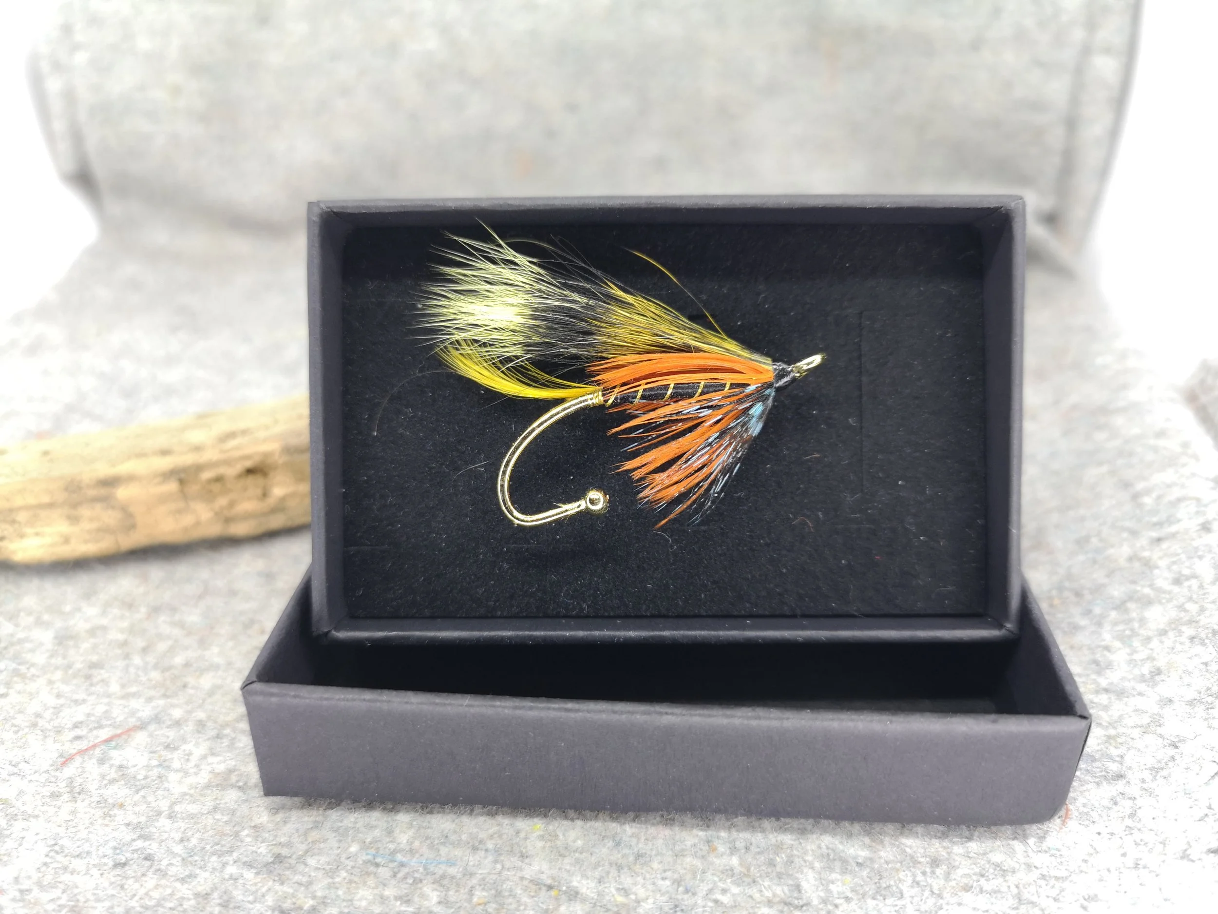Munro Killer Salmon Fly Brooch Hat Pin (2).jpg