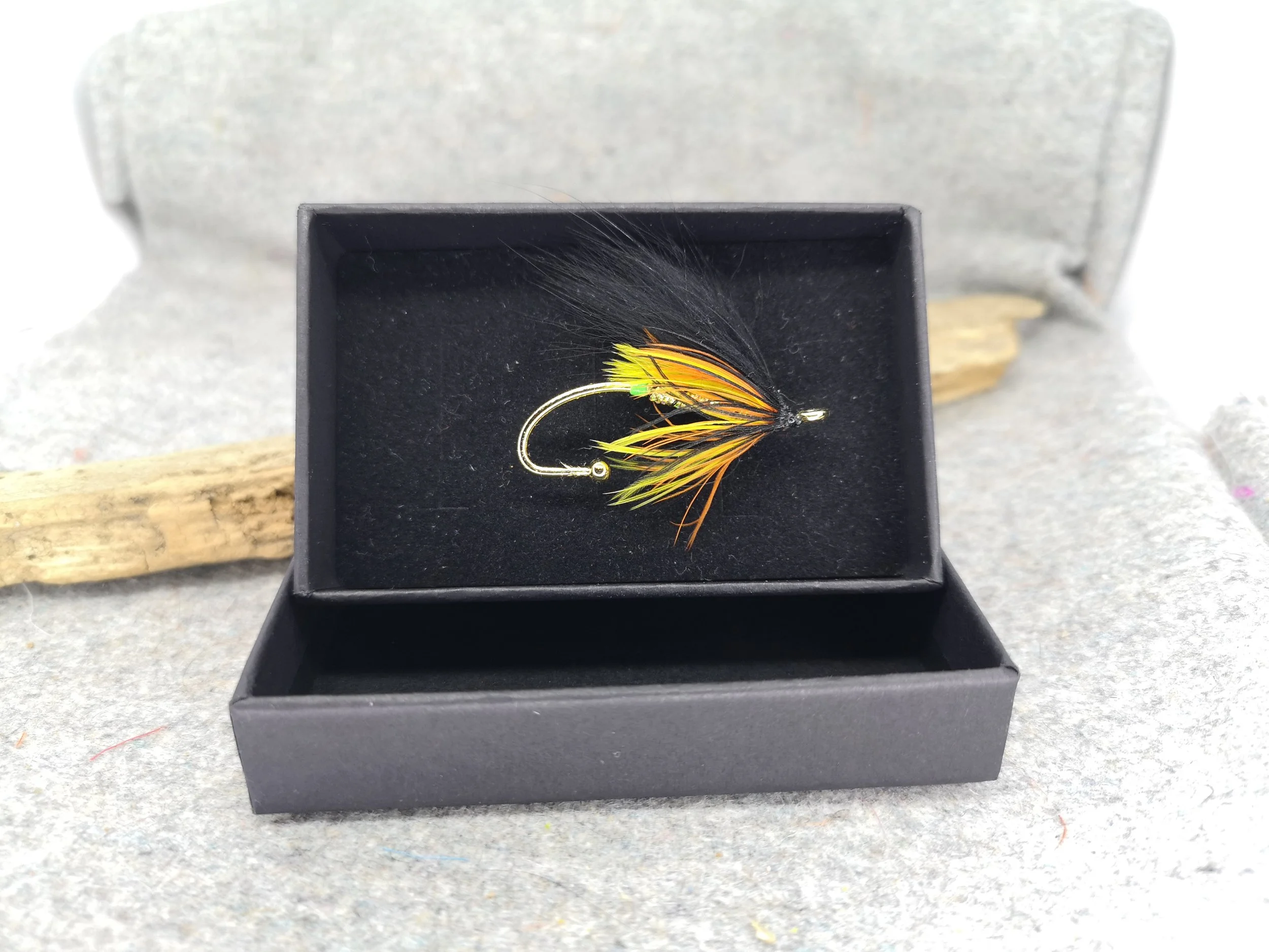 Willie Gunn Salmon Fly Brooch Hat Pin (2).jpg