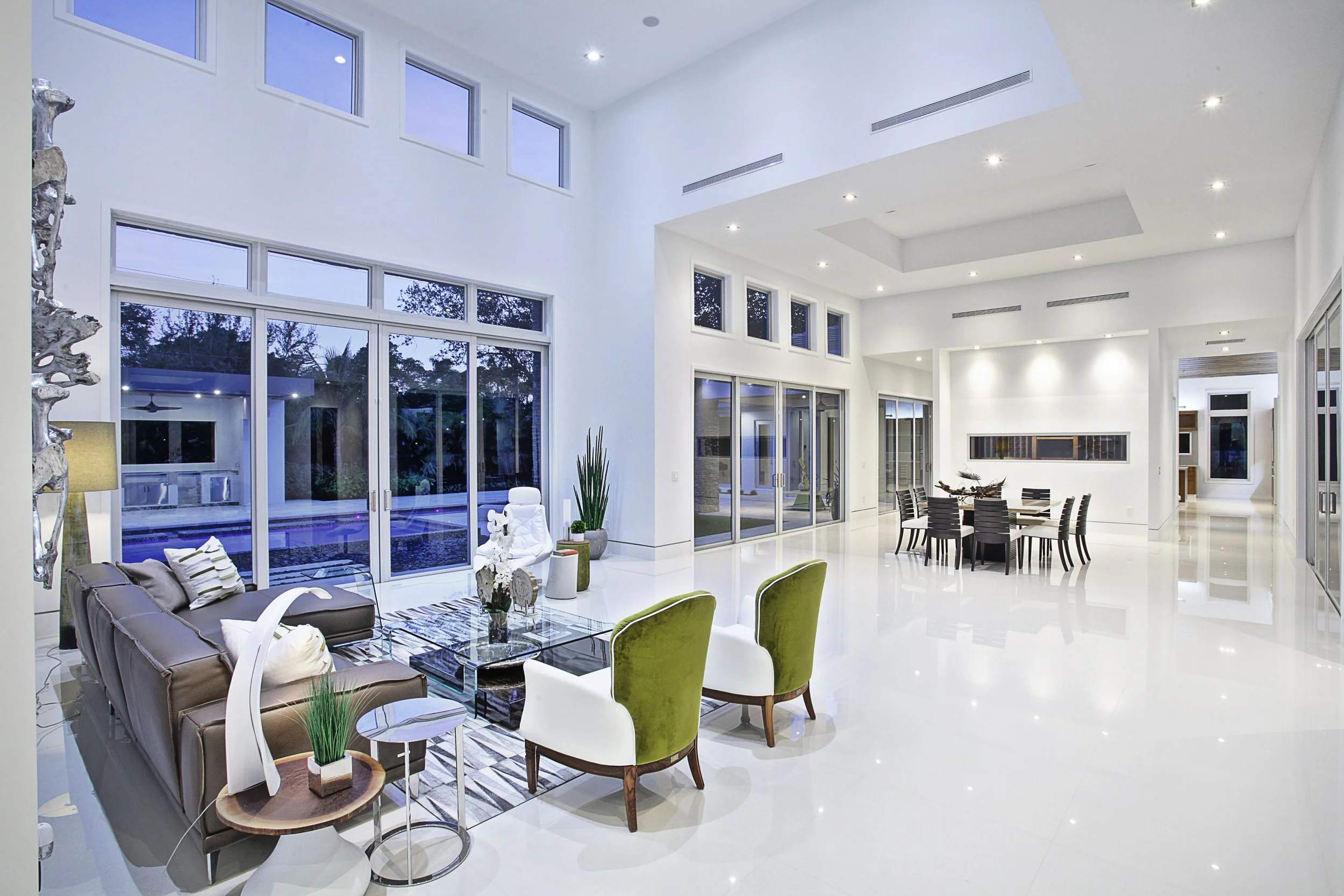 Eurohabitat 6800 sw 112 st Interior copyright A.jpg