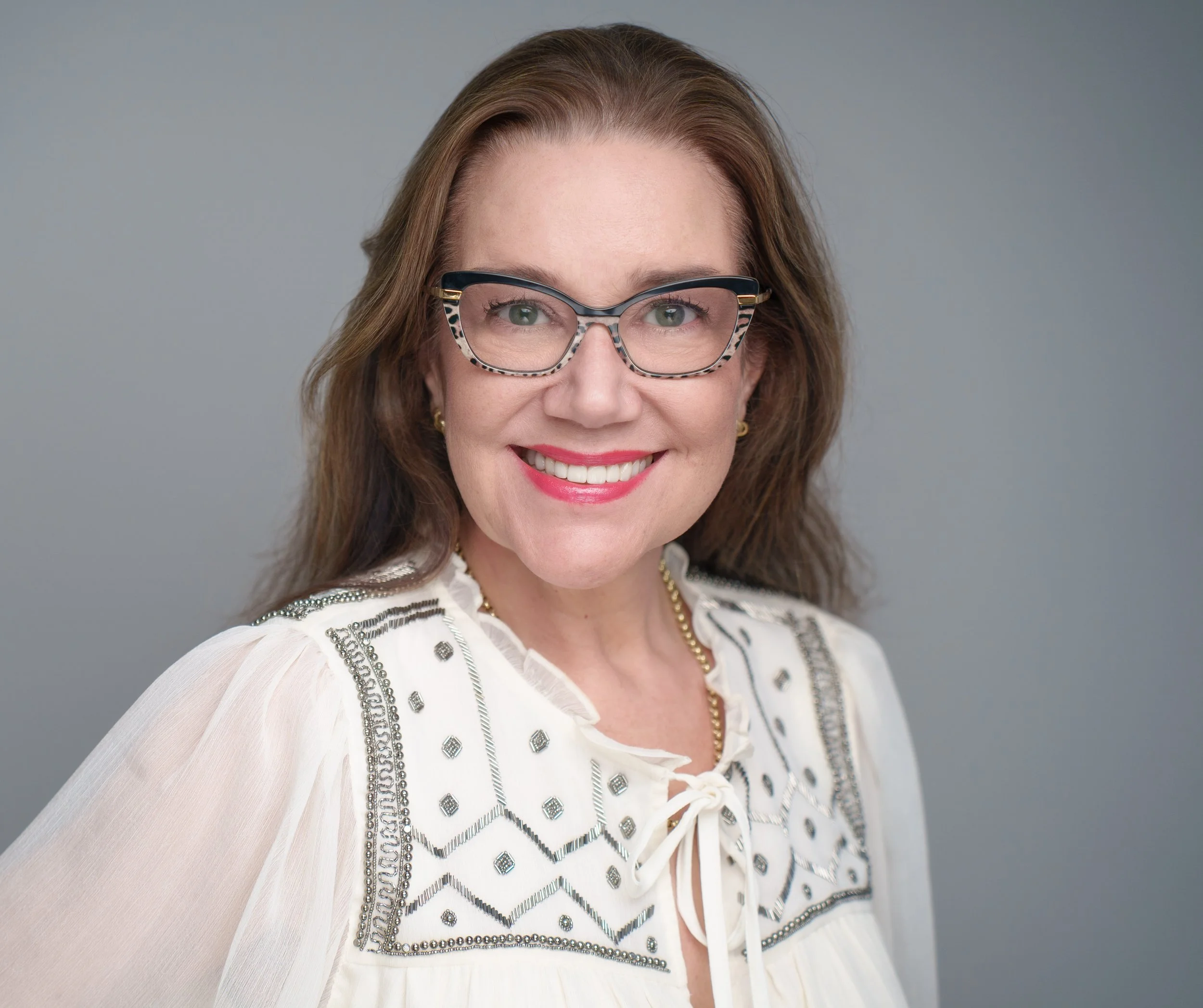 Lisa McCurdy is the first female Partner of a growing global strategic consulting firm, with over 30 years’ experience in the pharmaceutical industry