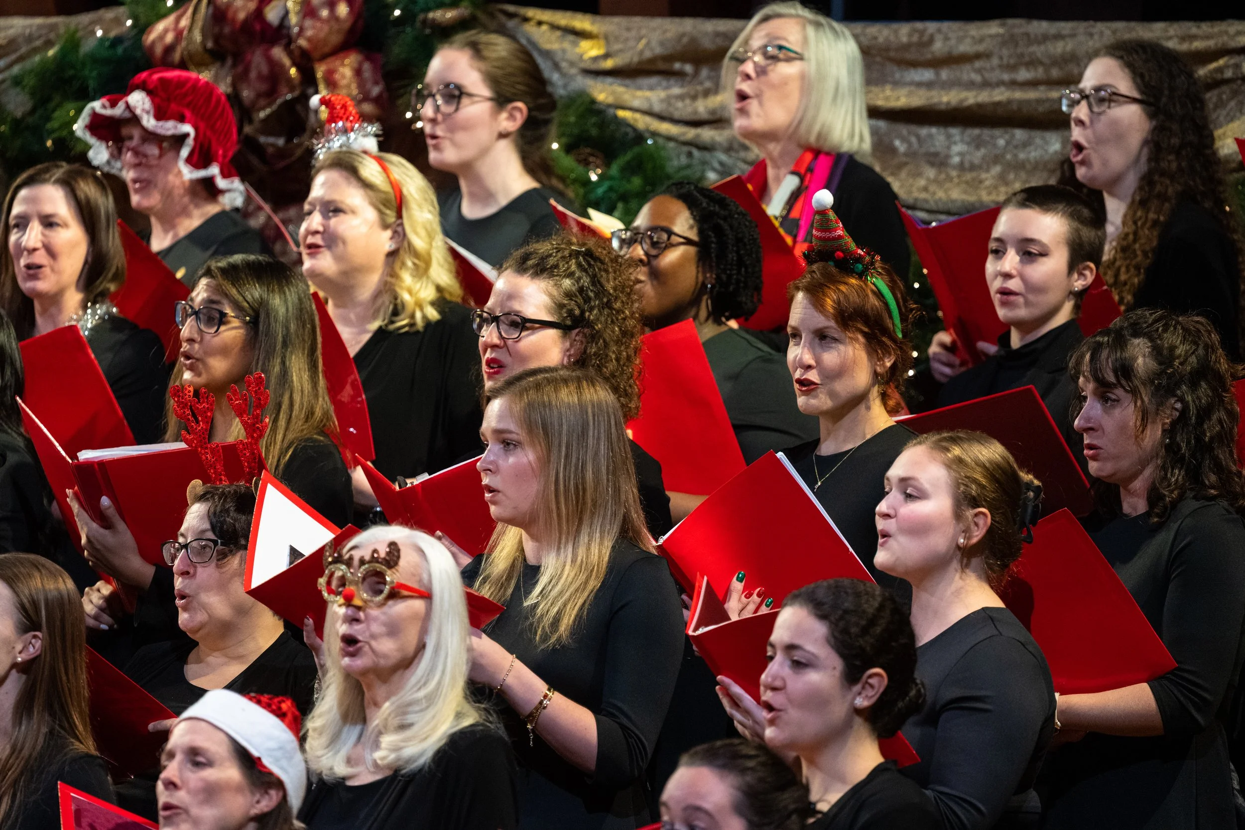 WashingtonChorus_CandlelightChristmas2022-87.jpg