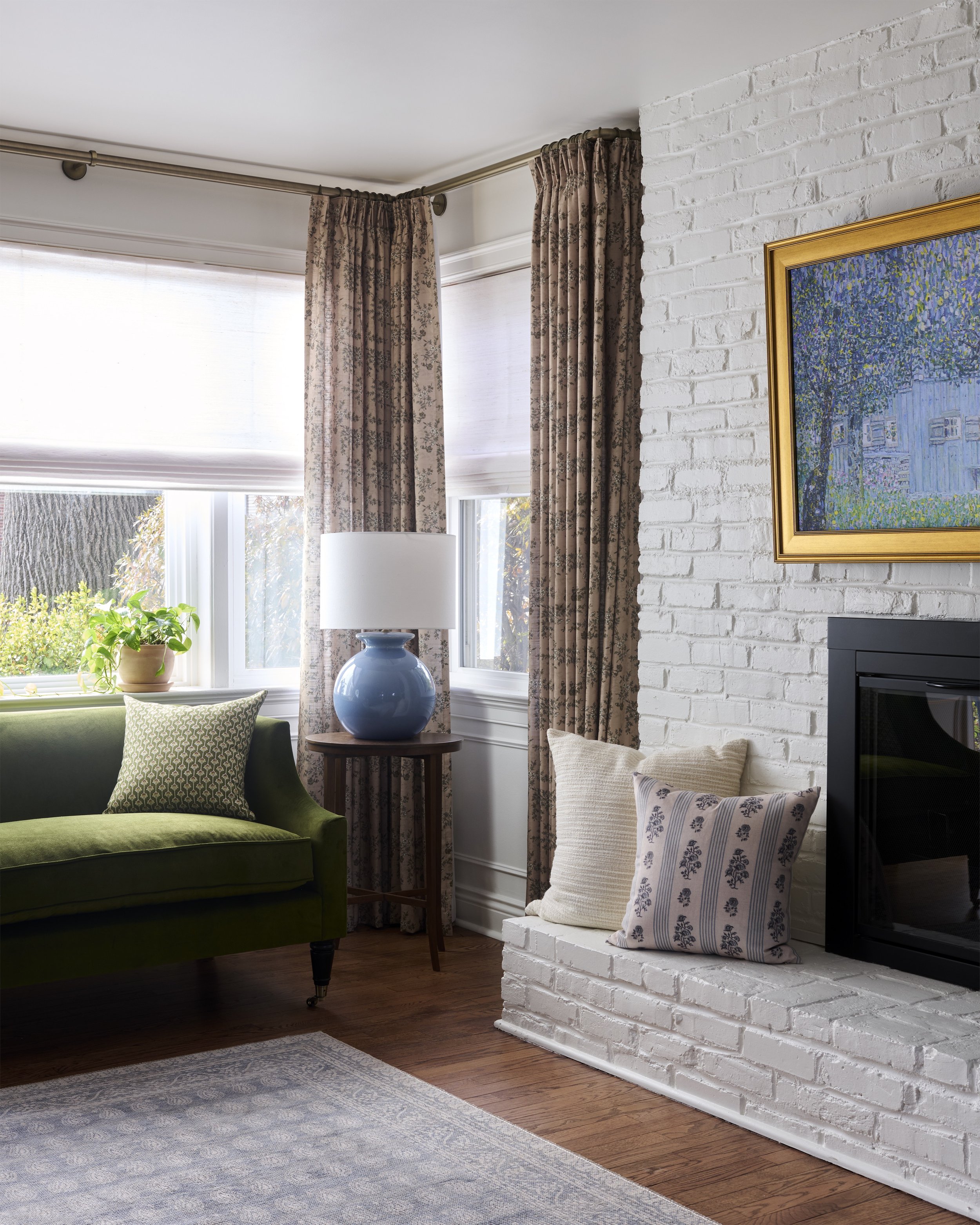 Cottage in the Heights Living Room