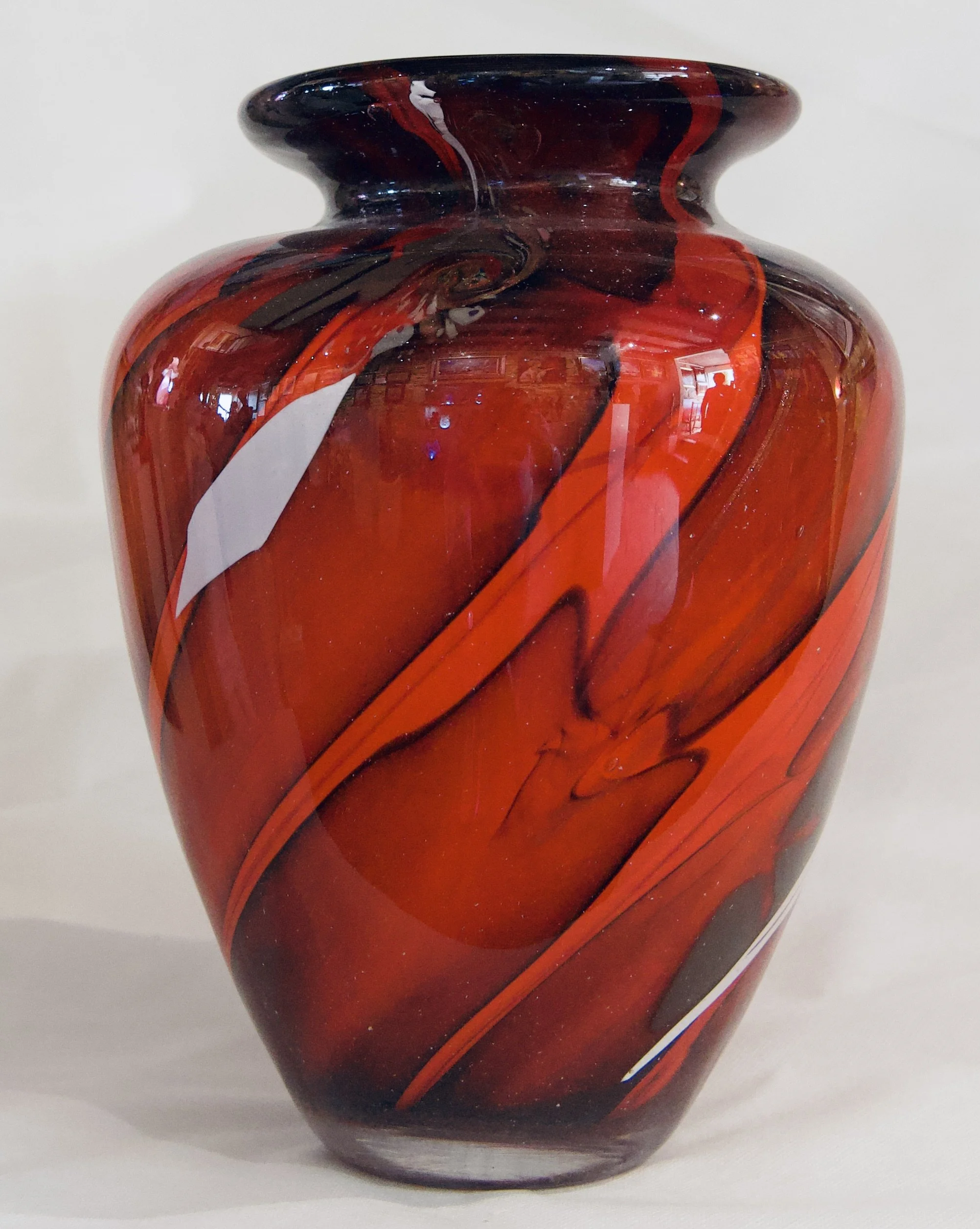 MNA4 - Gros vase rouge aventurine noir