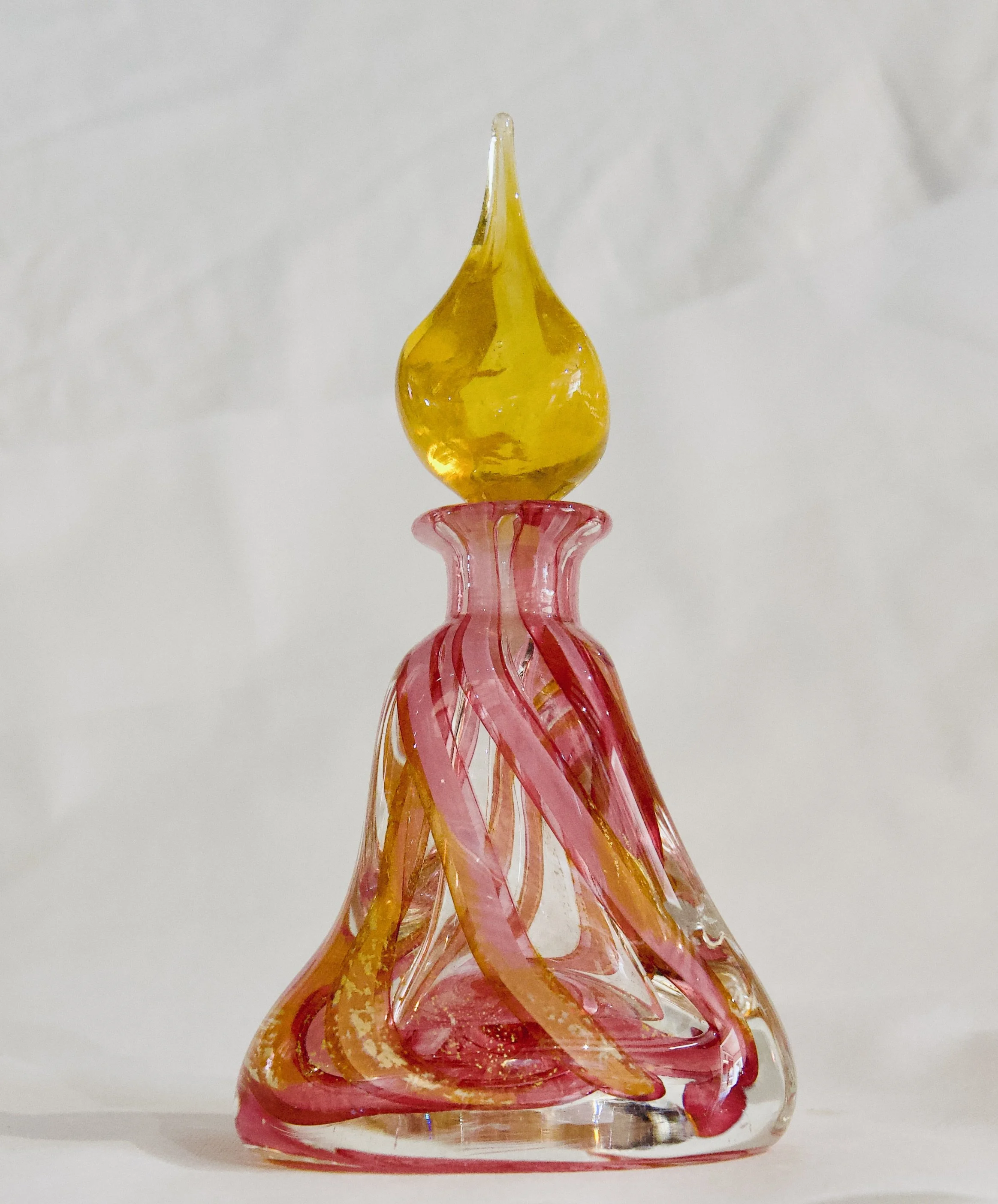 MNA74 - Flacon rose + or triangle