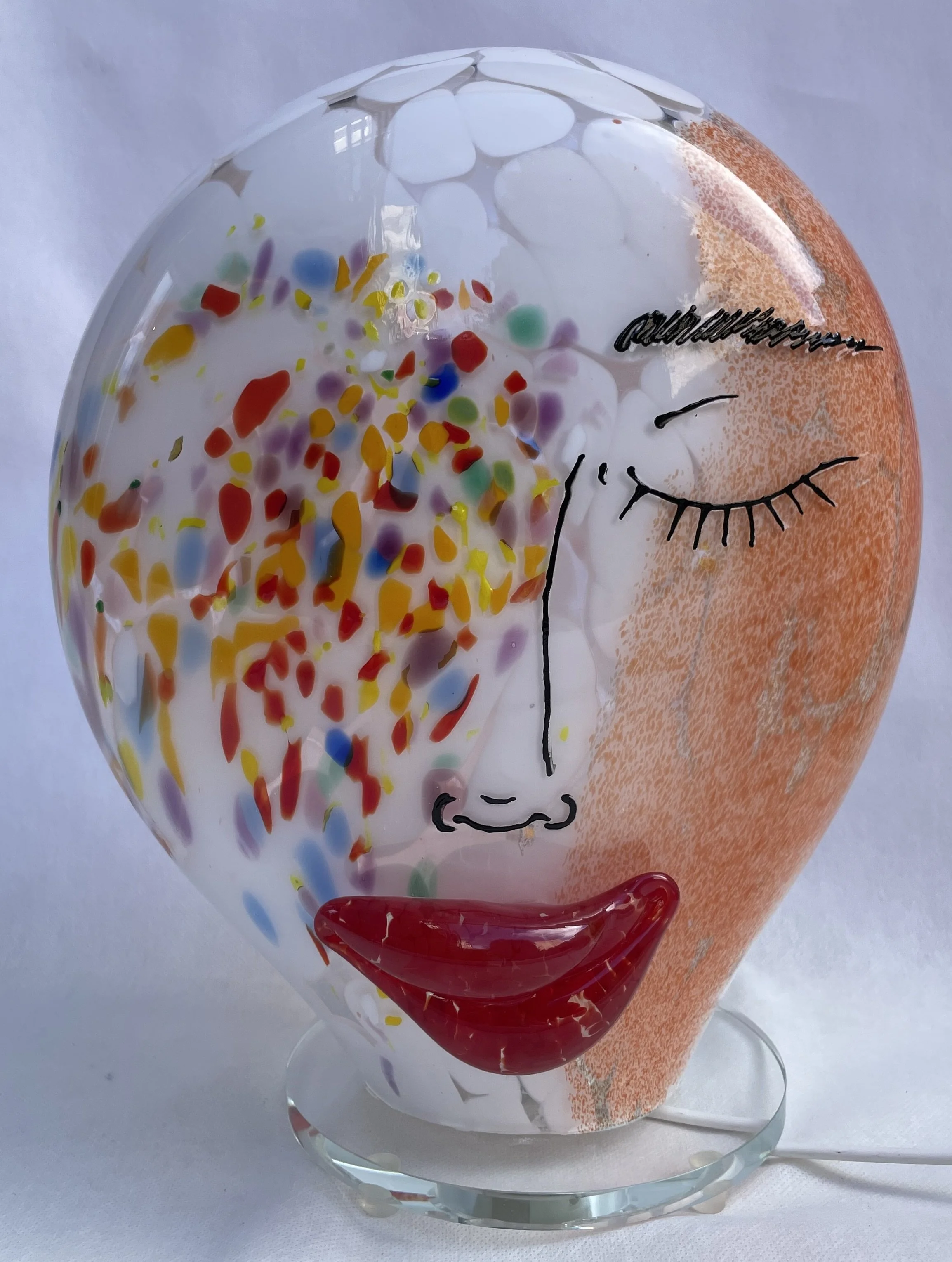 MNA86 - Lampe plate visage rouge or graffiti