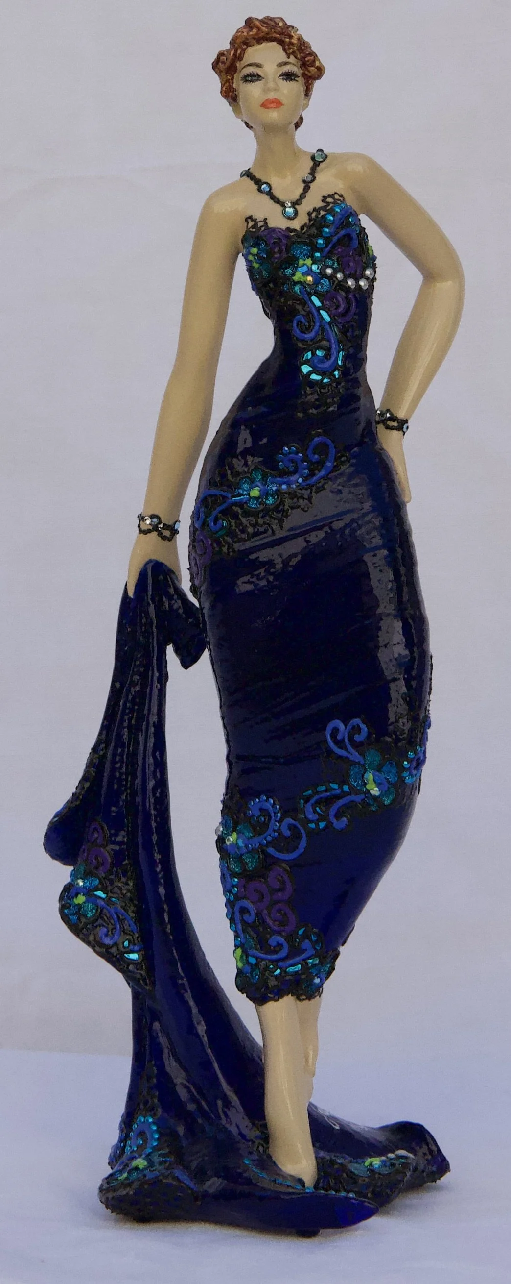 Petite dame au fourreau - 4/30