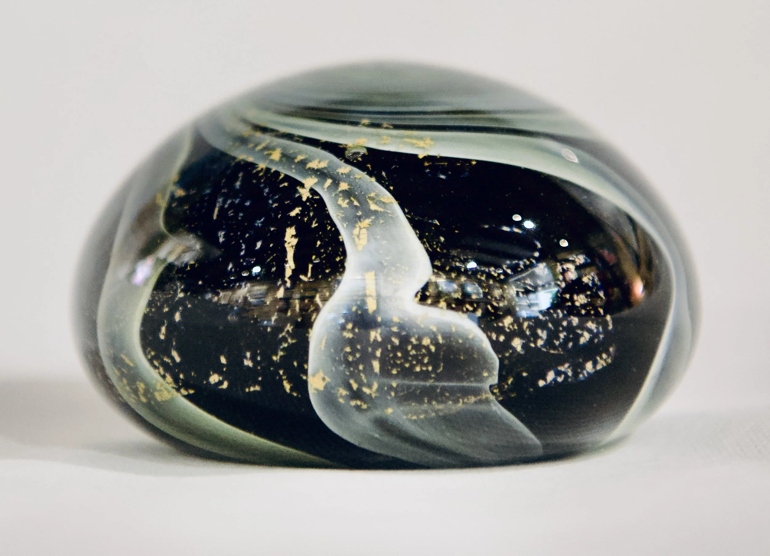 MNA6 - Sulfure noir vert + feuille or