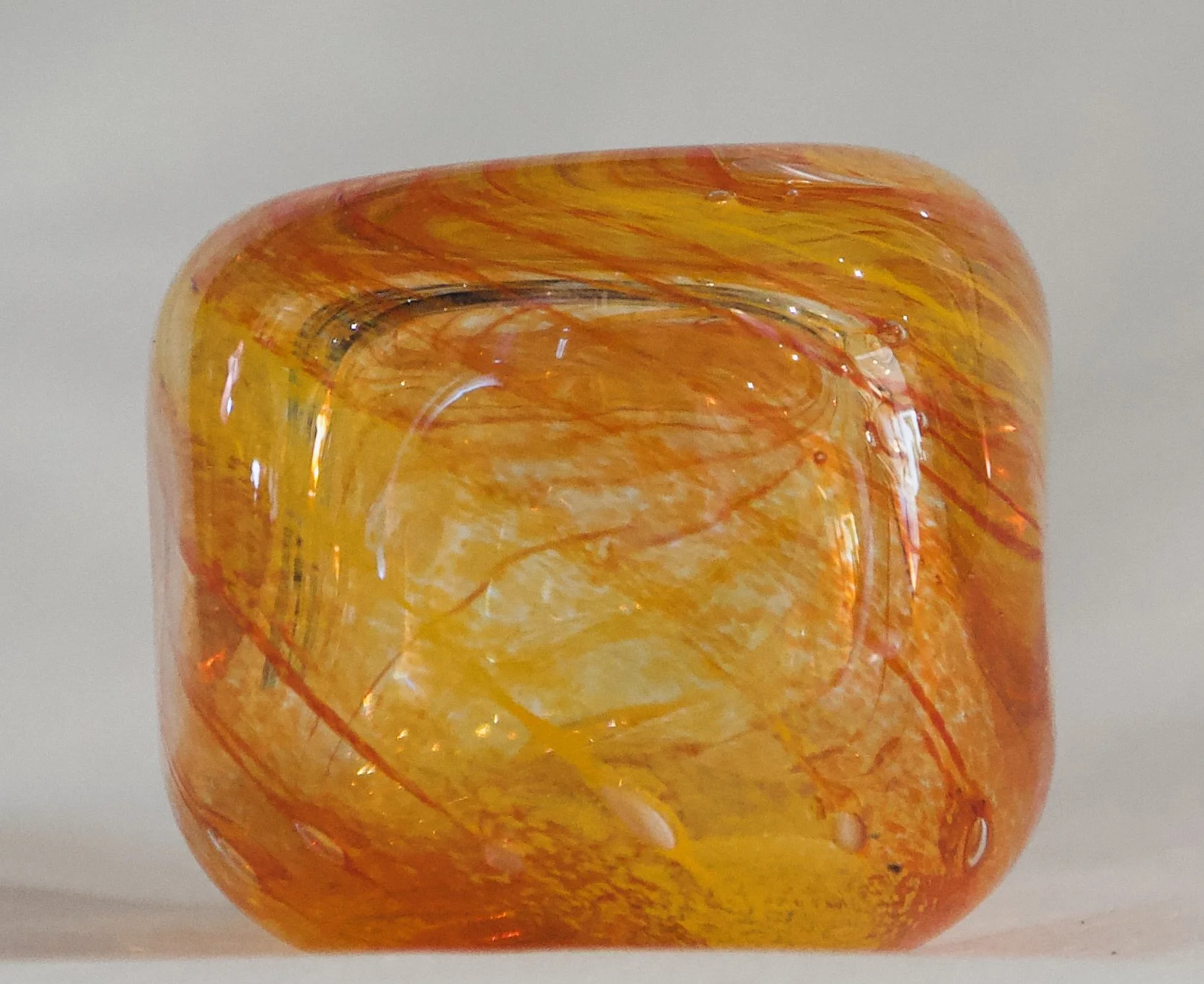 MNA13 - Sulfure carré jaune rouge