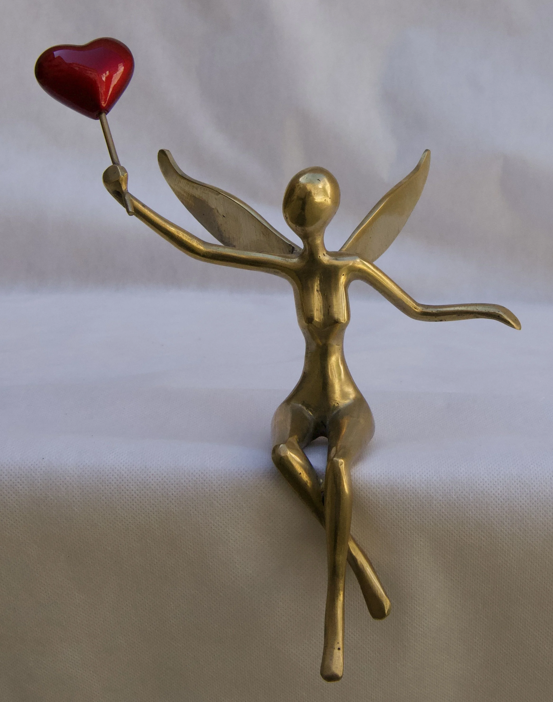 JYC14 - Petite fée avec un coeur