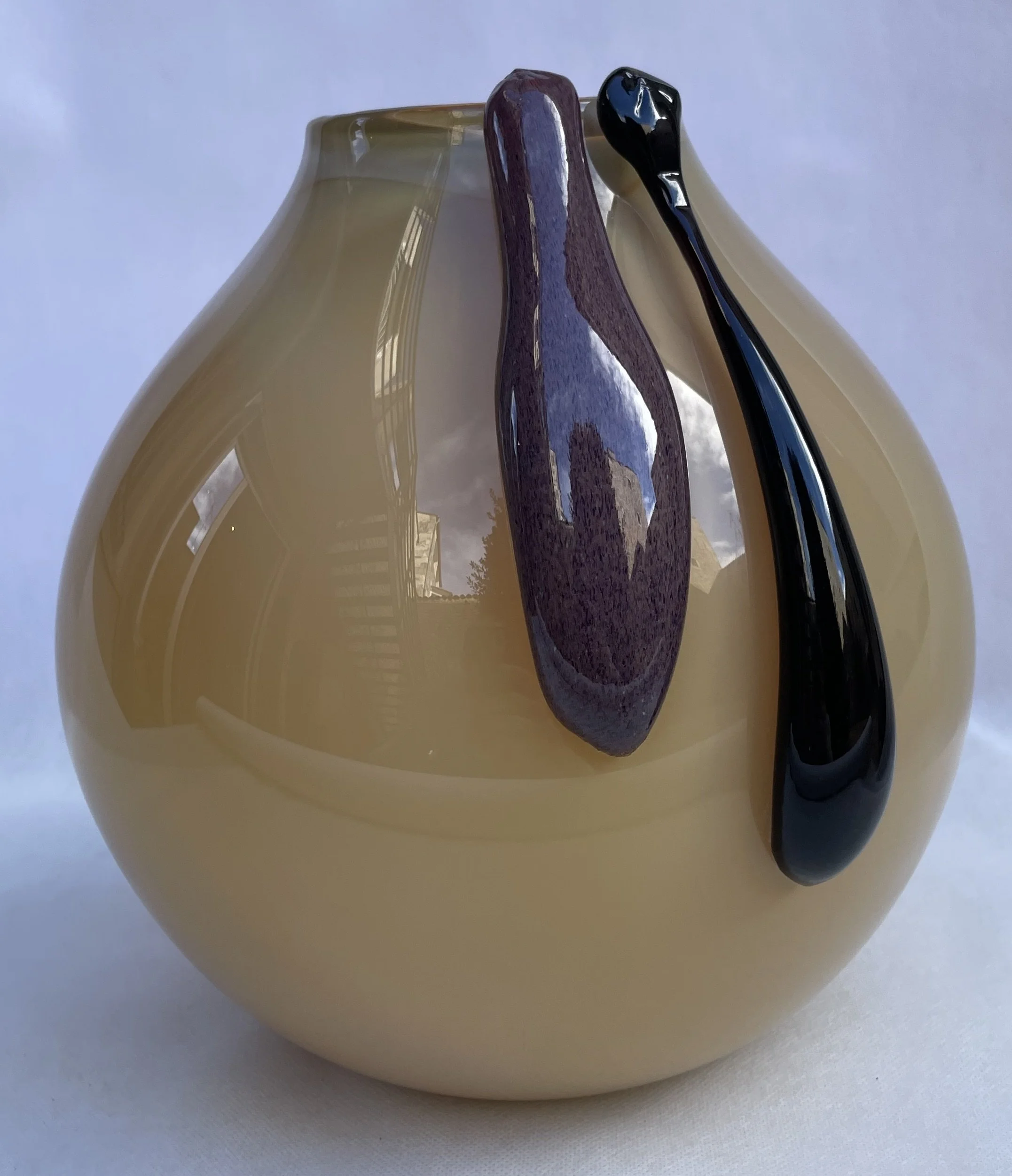 MNA90 - Vase boule biege goutte