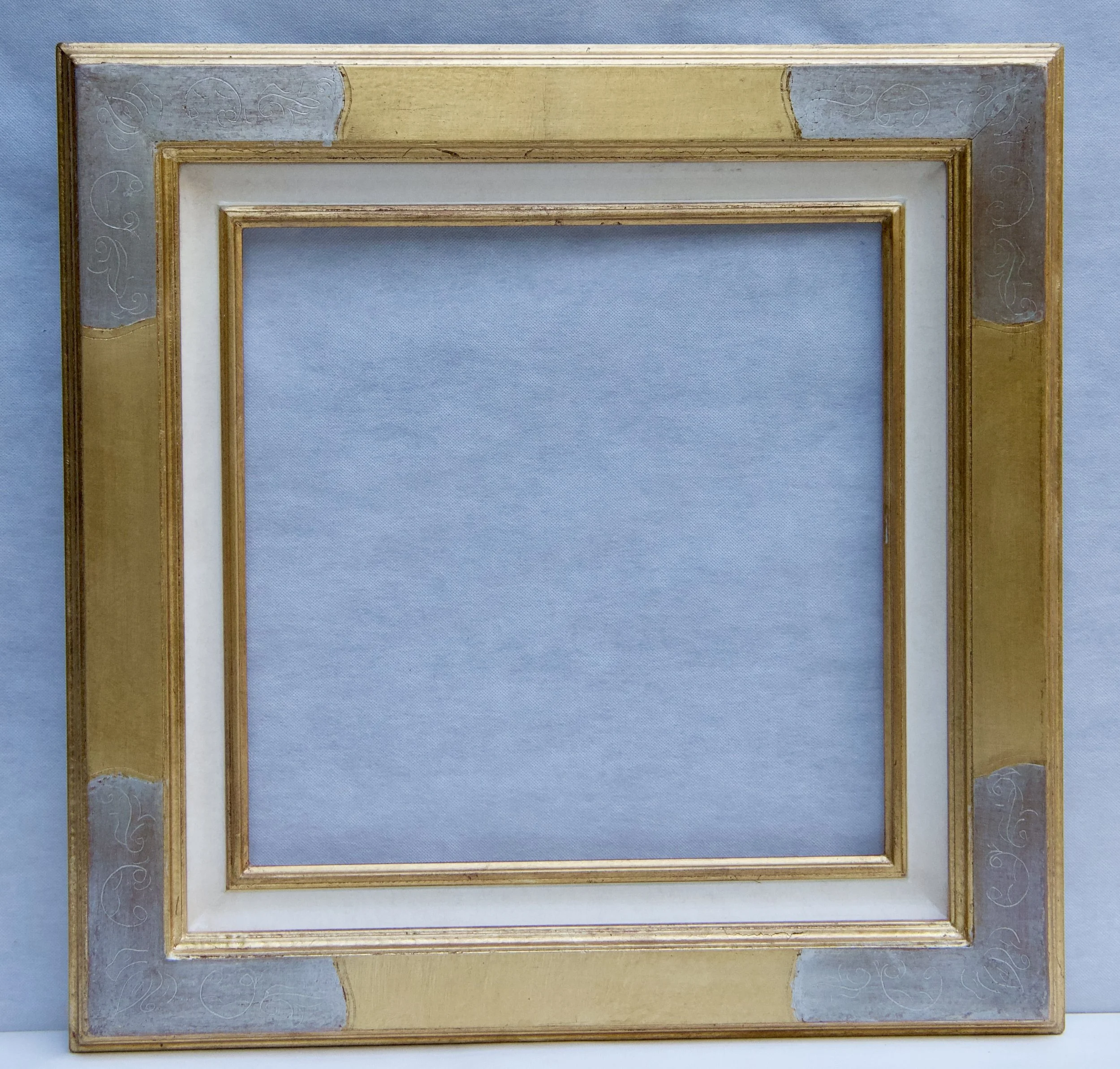 Art du Cadre - Moulure 83 Graves Argent et Or Lisse + ML21 Crème - 40x40.jpeg