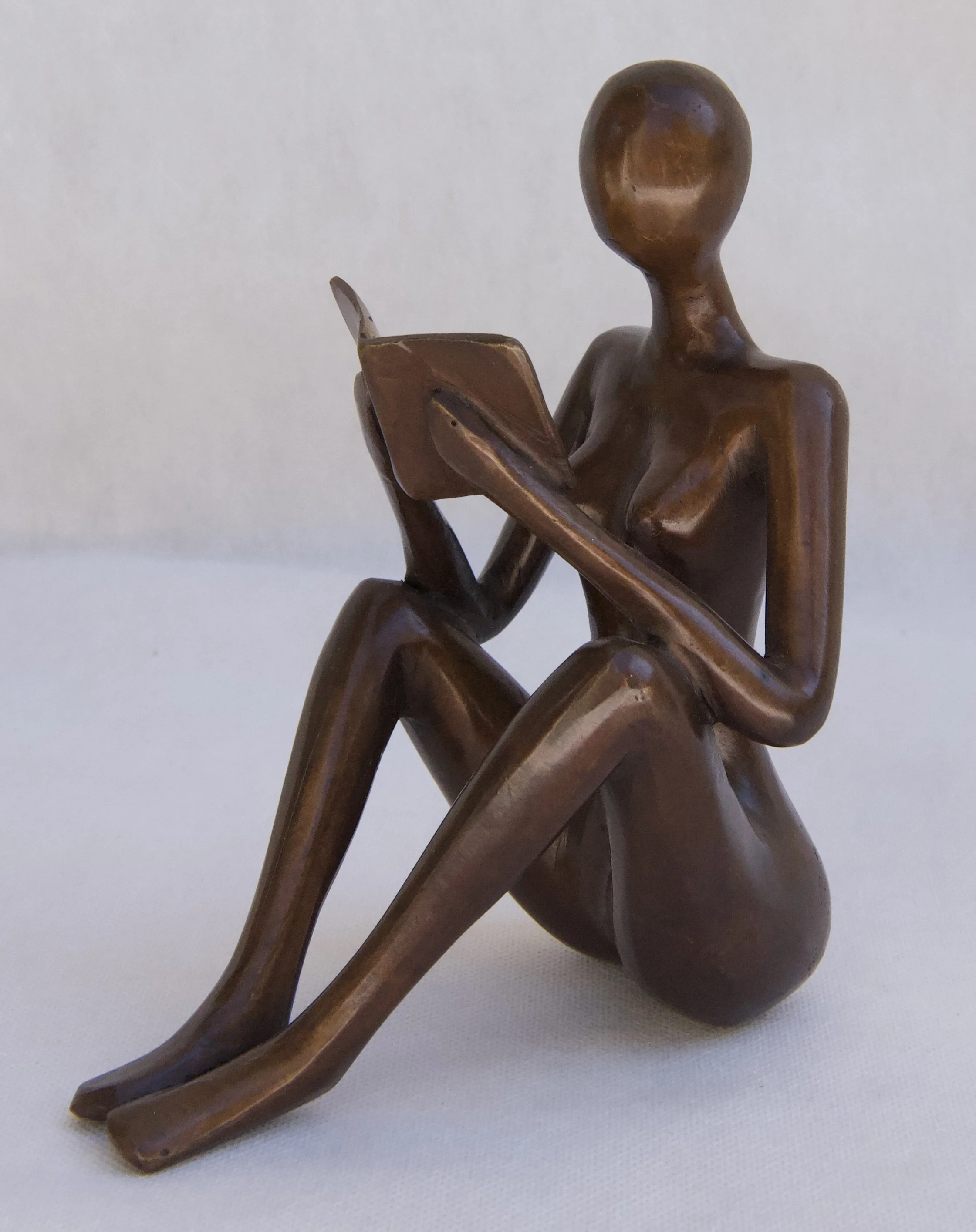 JYC16 - Lectrice au sol 15cm