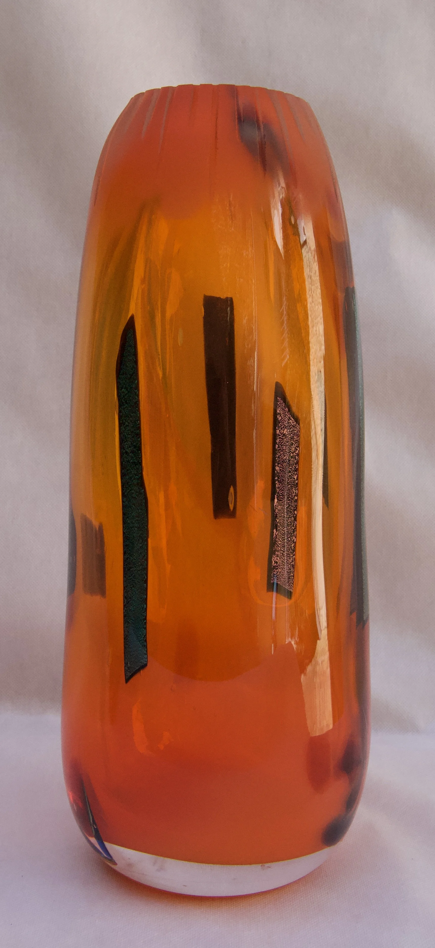 MNA37 - Vase rouge dichroïque