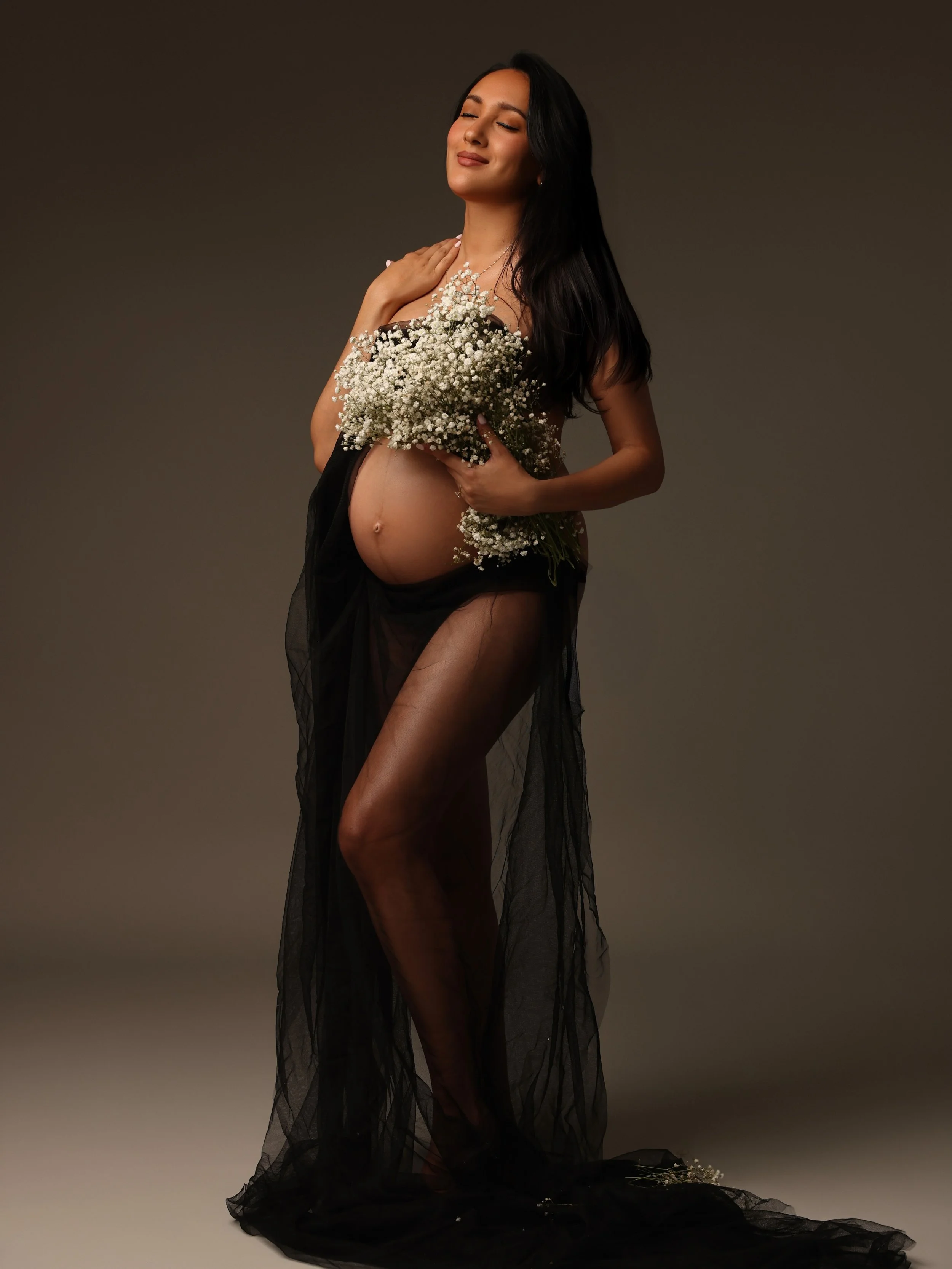 Where love grows, memories begin.🤎

#NYCMaternityPhotographer #BronxMaternityPhotographer #NYCMaternity #MaternityPhotography #NYCPhotographer