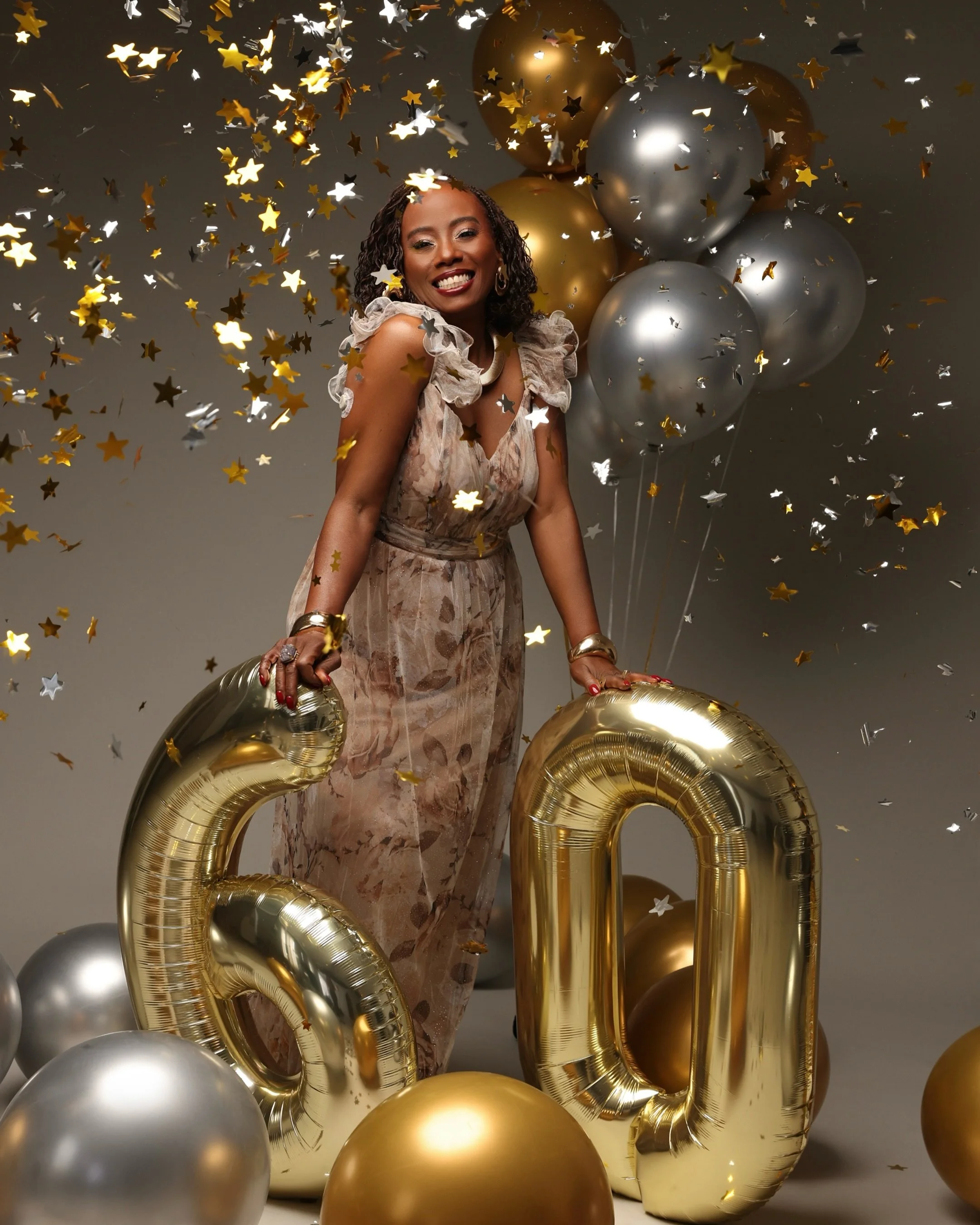 60 and full of life! 🥳🤎 She brought more energy, laughter, and fun than people half her age. Loved capturing every moment!