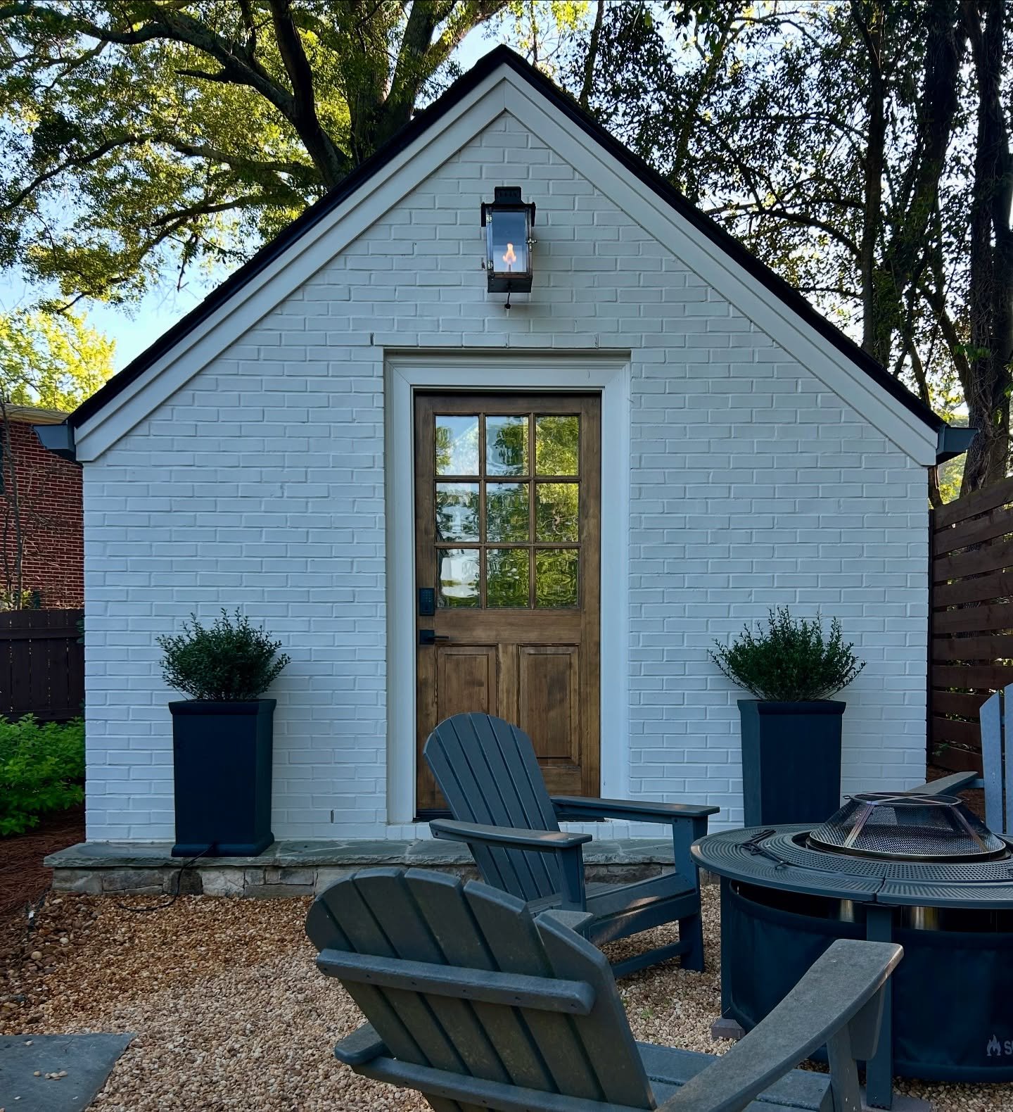 it&rsquo;s always special coming back to a project and seeing it thrive years later, especially when the client is a master gardener. this garden house was made for yoga among the roses.

#gardenhouse #luxuryarchitecture #southernliving