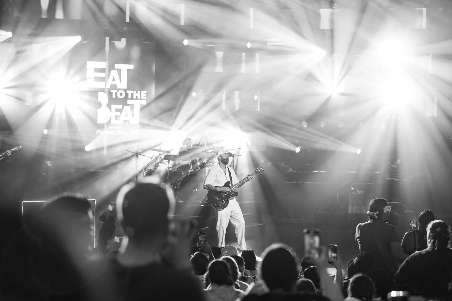 @jesseyjoy &bull; #eattothebeat