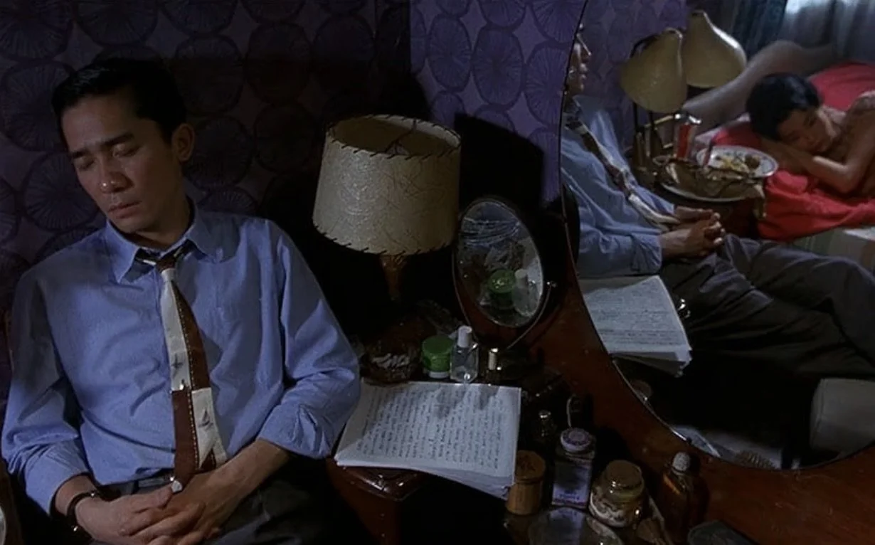 tony sleep on chair maggie on bed mirror reflect.jpeg