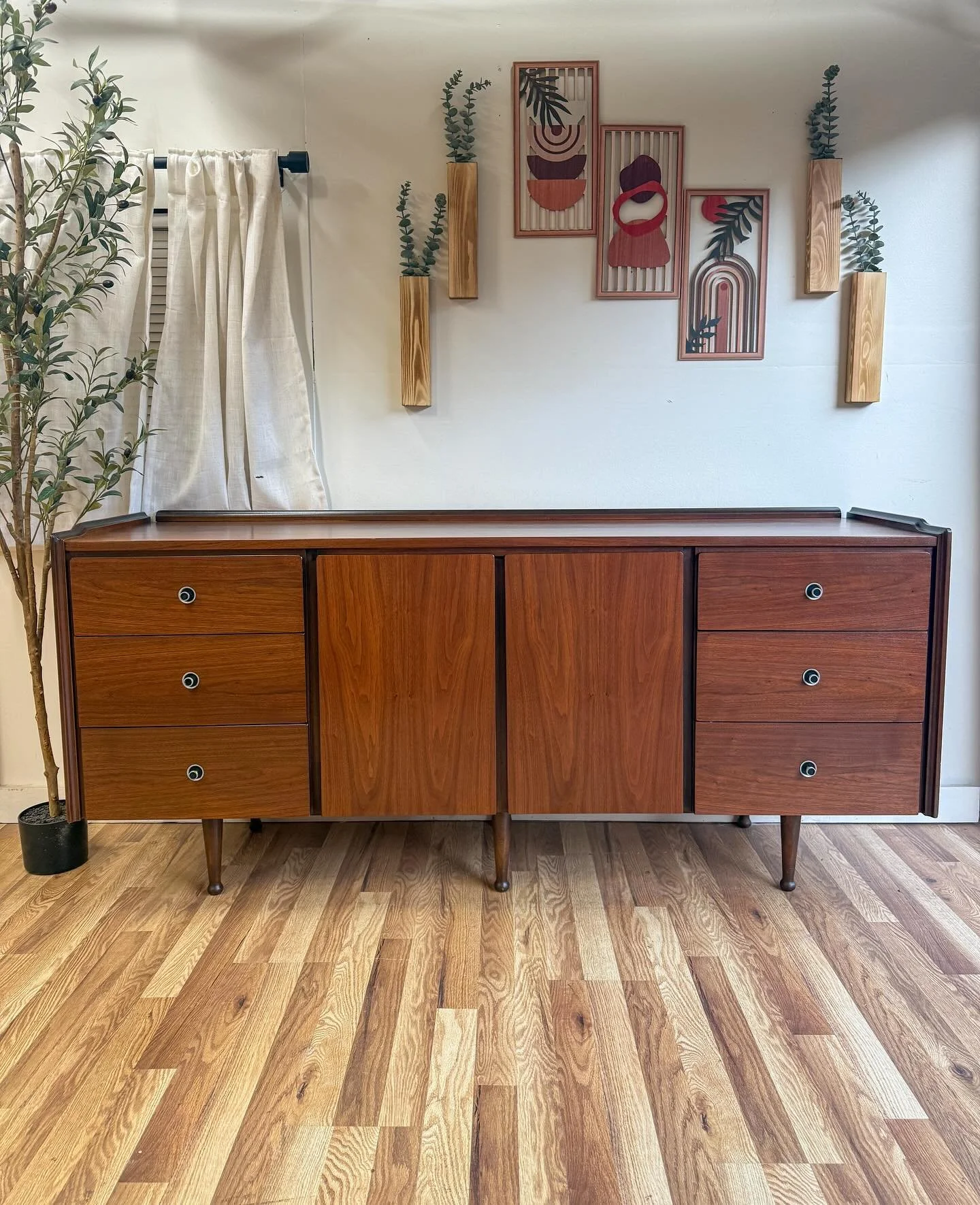 (AVAILABLE) Mid century modern Mcm vintage 9 drawer walnut dresser/credenza/tv stand by Hooker for their Mainline. Circa 1960&rsquo;s. Features all dove-tailed drawers that all slide great and offer plenty of storage. A true mid century classic. Both