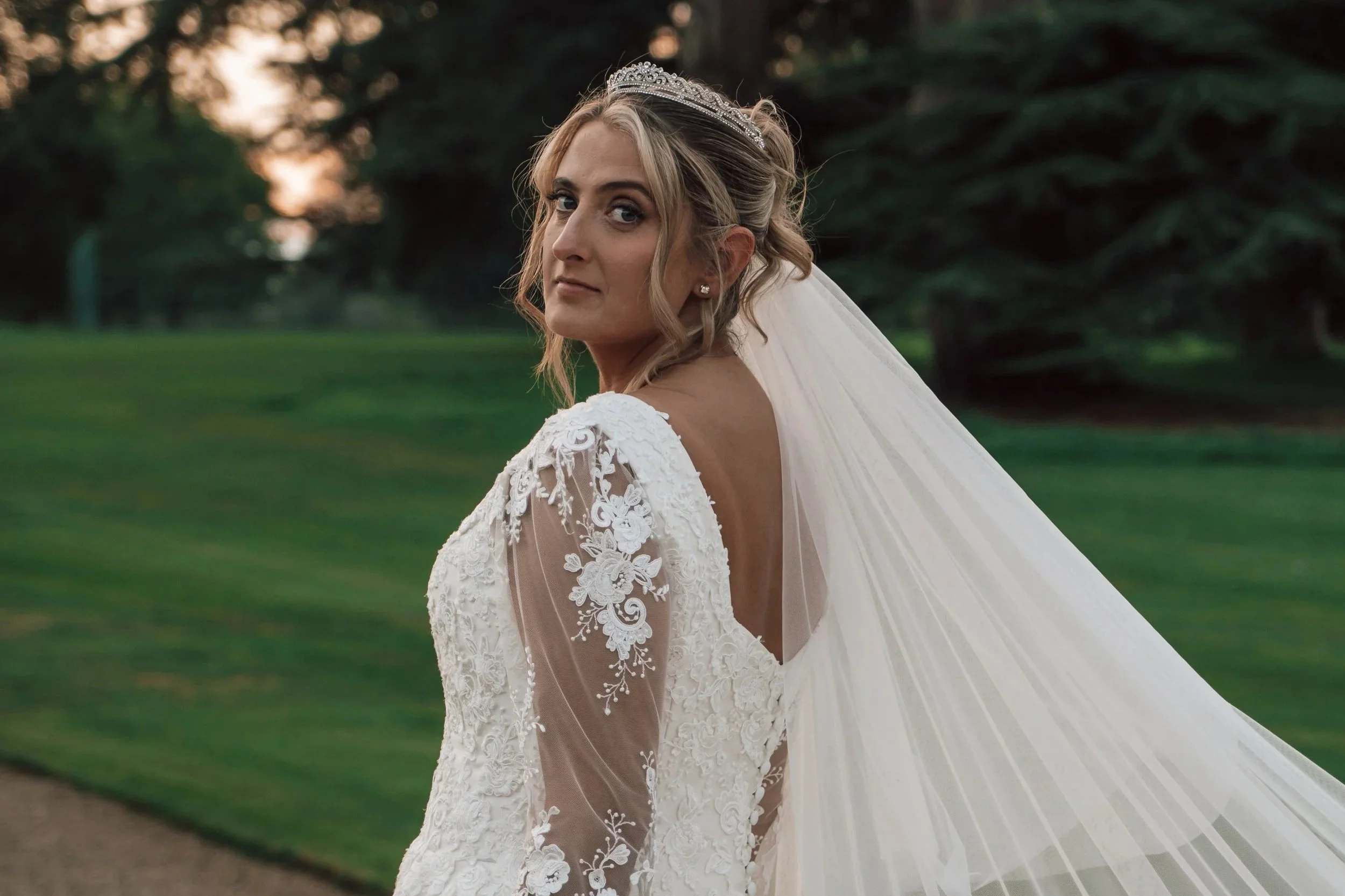 10 Stunning Bridal Photos Ideas for Your 2026 Wedding