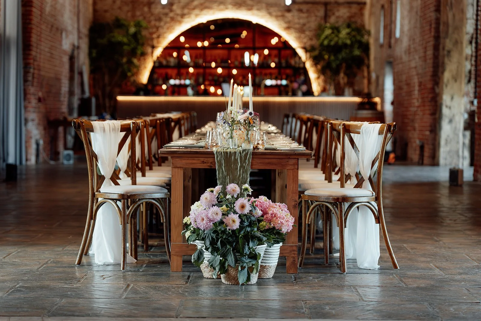 Barn Wedding Photographer Essex: How to Get the Most From Your Venue