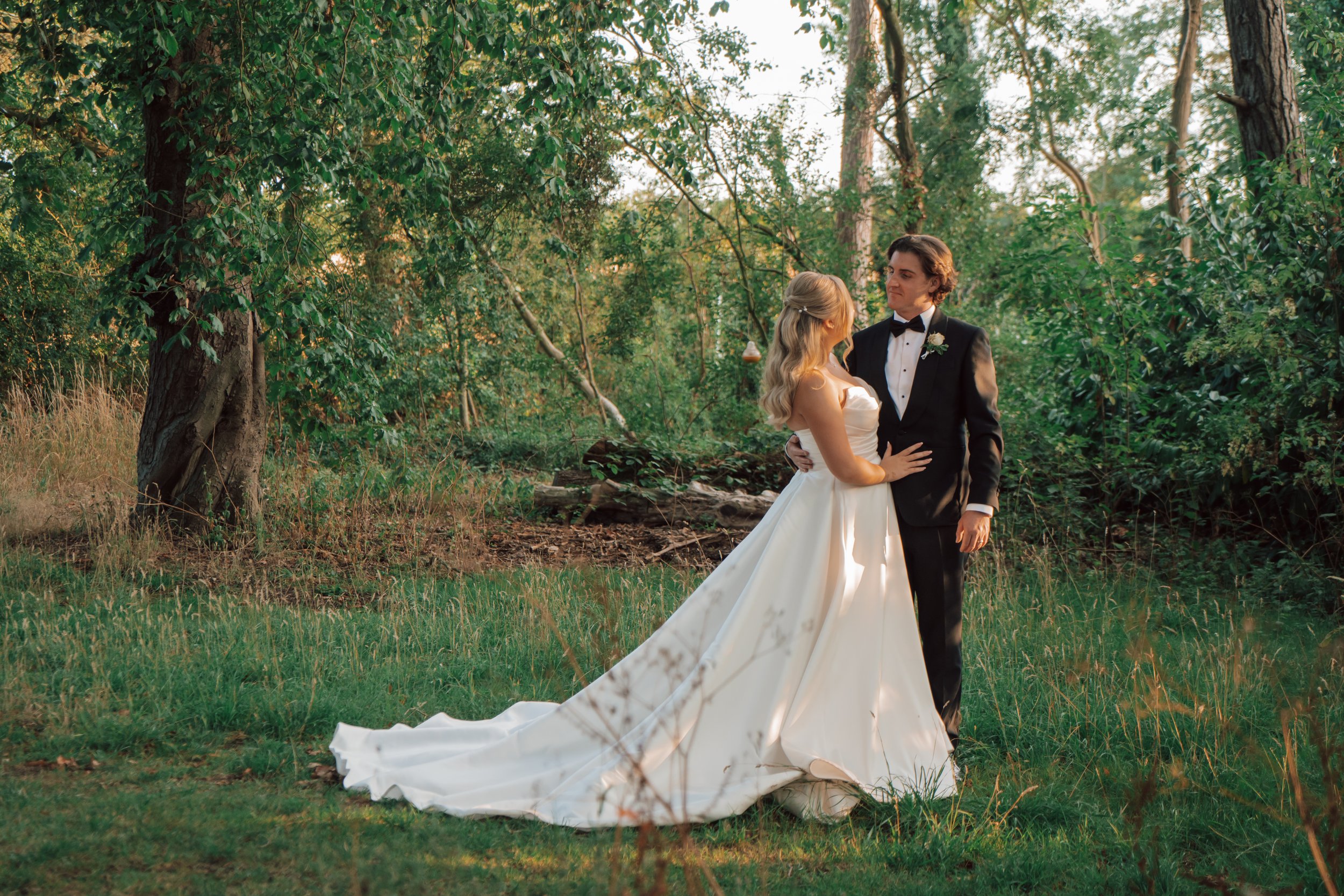 The Wedding Couple Guide: Your Essential Handbook 2025