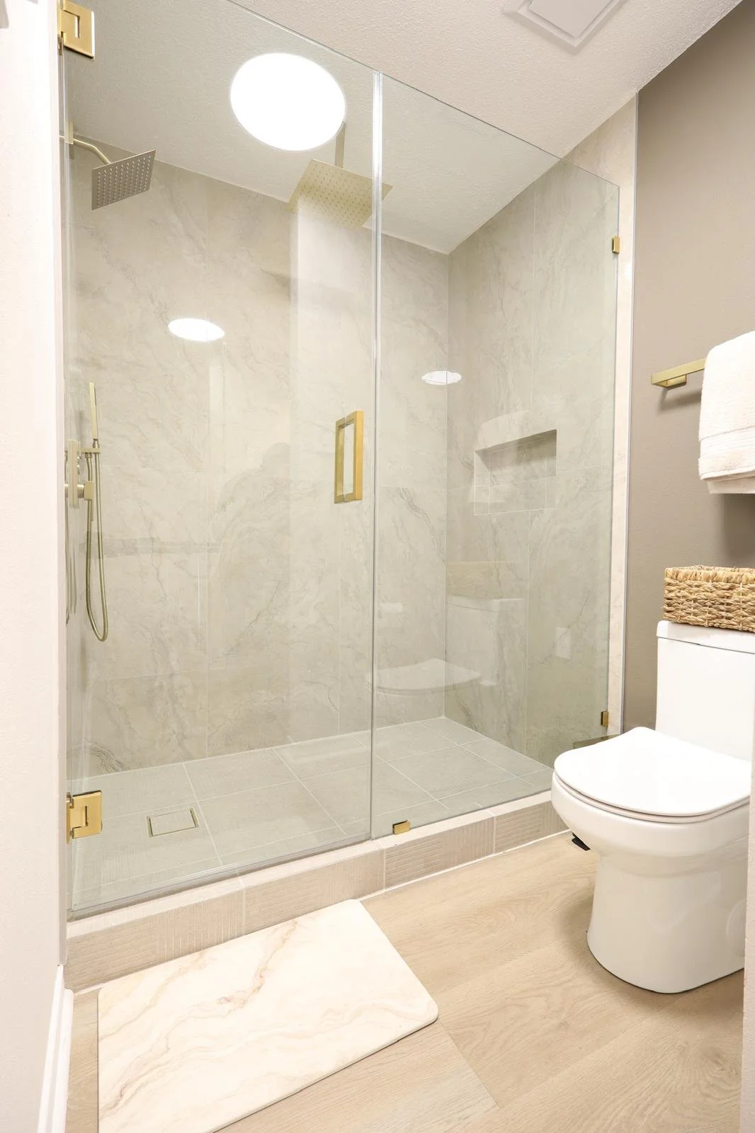 MASTER BATH SHOWER.jpeg