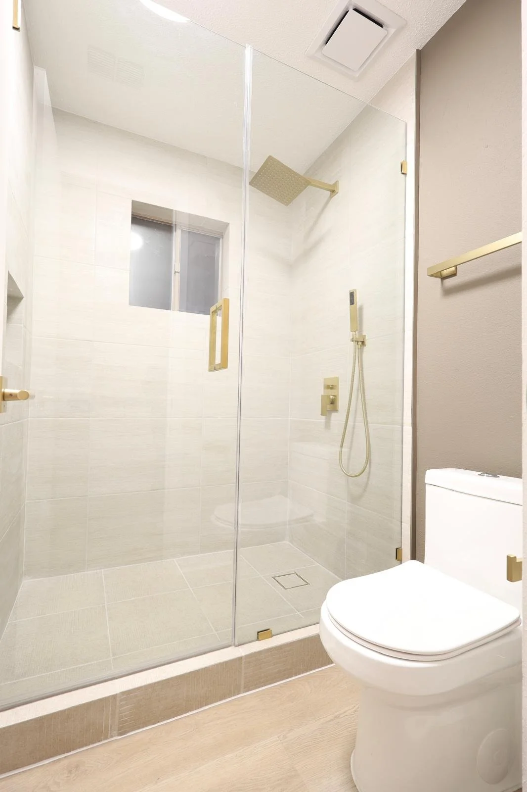 GUEST BATH SHOWER.jpeg