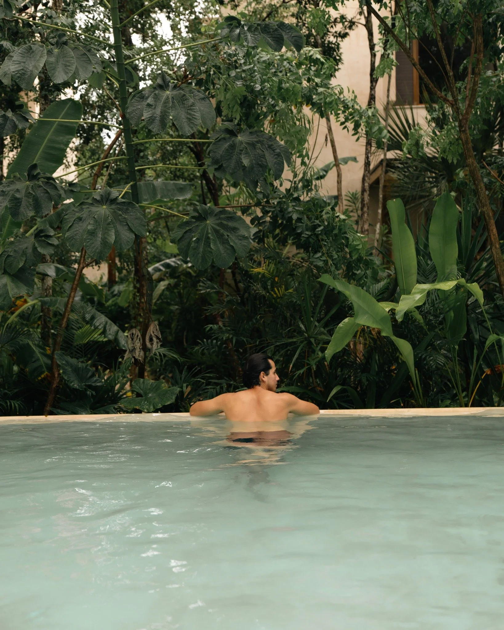 Fragments of NABOA.
Moments that become memory&mdash;
where every pause is a return to yourself.
#NaboaMoments #BarefootEscape