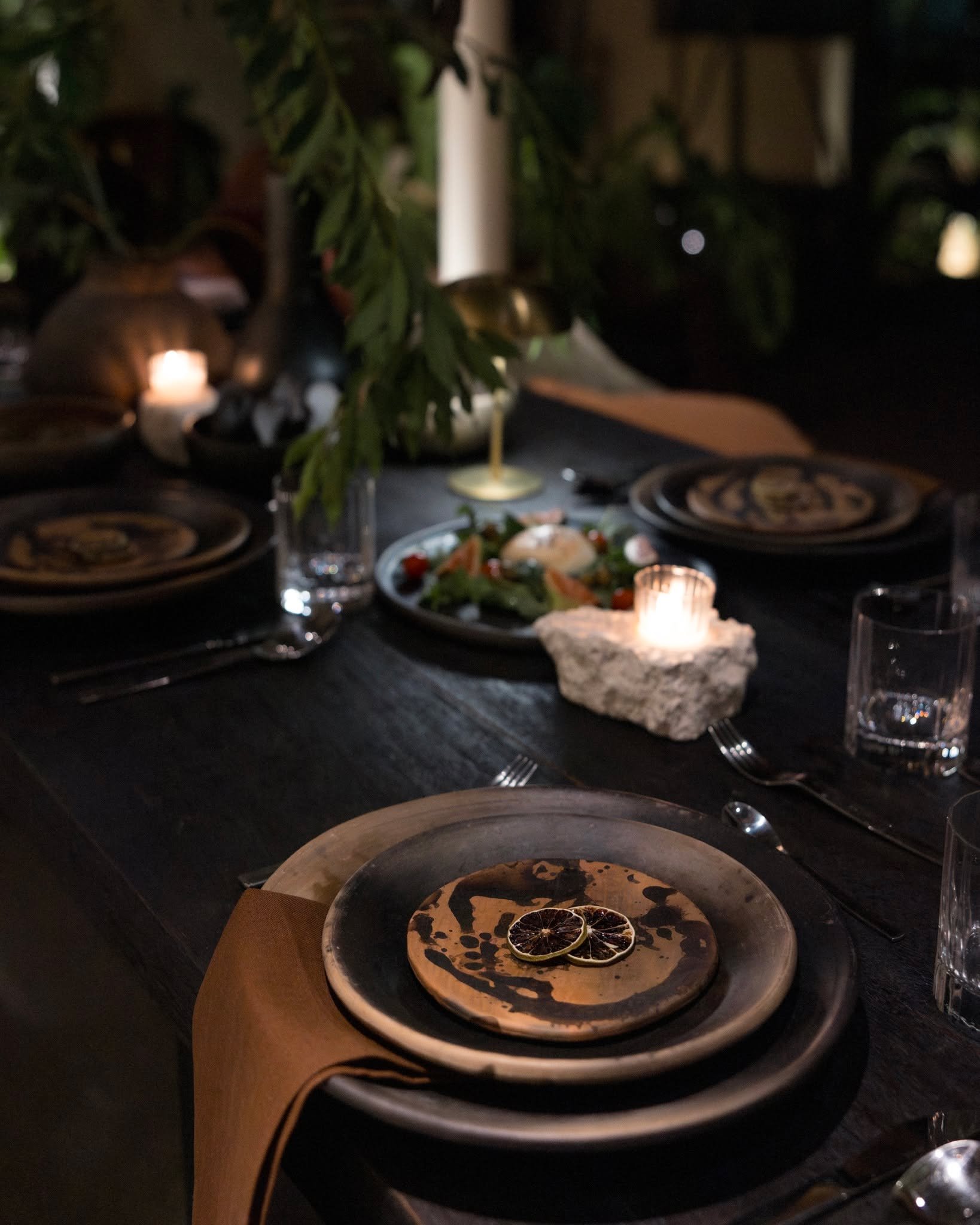 Where the jungle slows the table.
An invitation to linger, listen, and taste with intention.
@lulo_tulum 
#LuloTulum #JungleDining