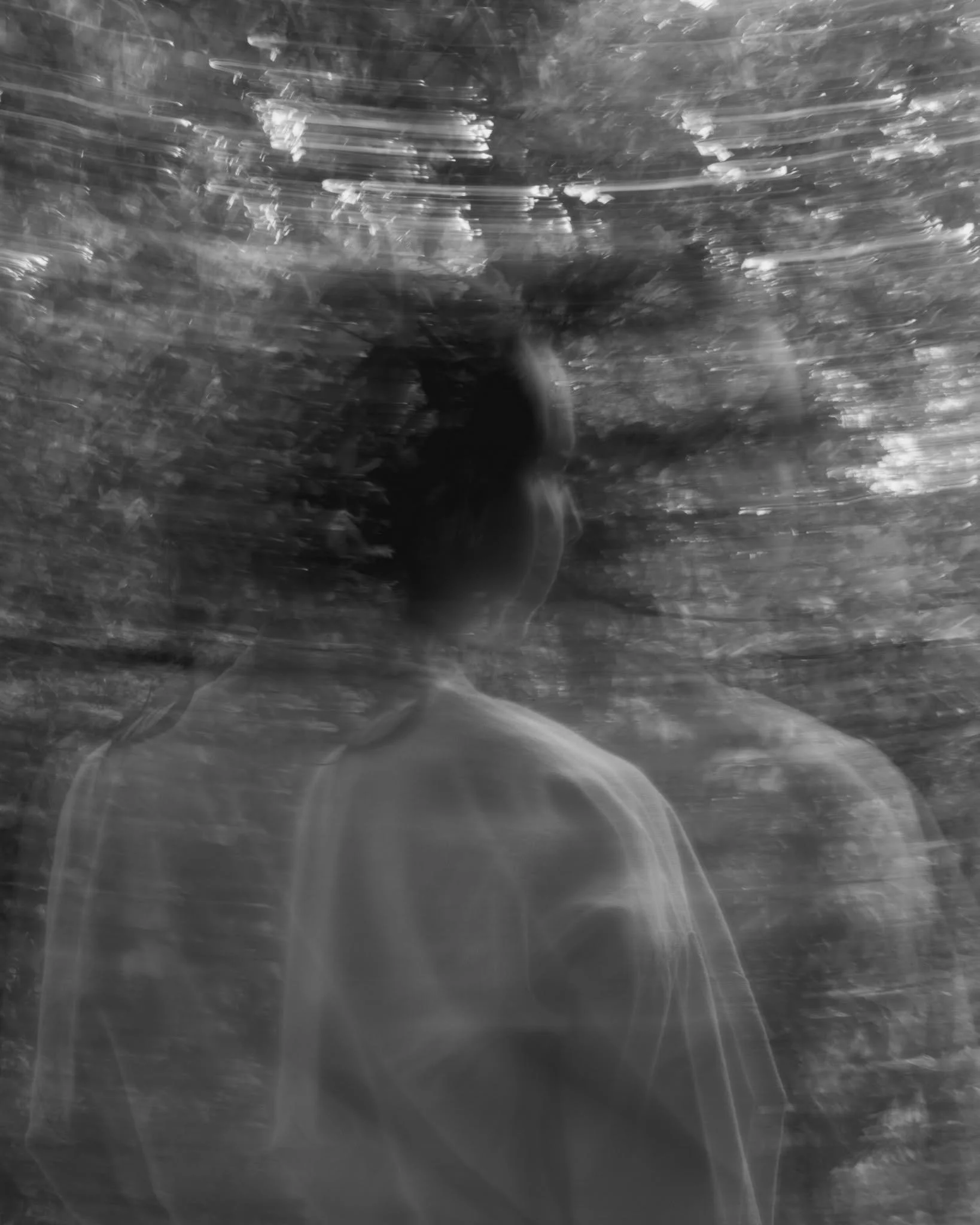 Blurred edges.
Soft gestures.
A body in quiet dialogue with space.