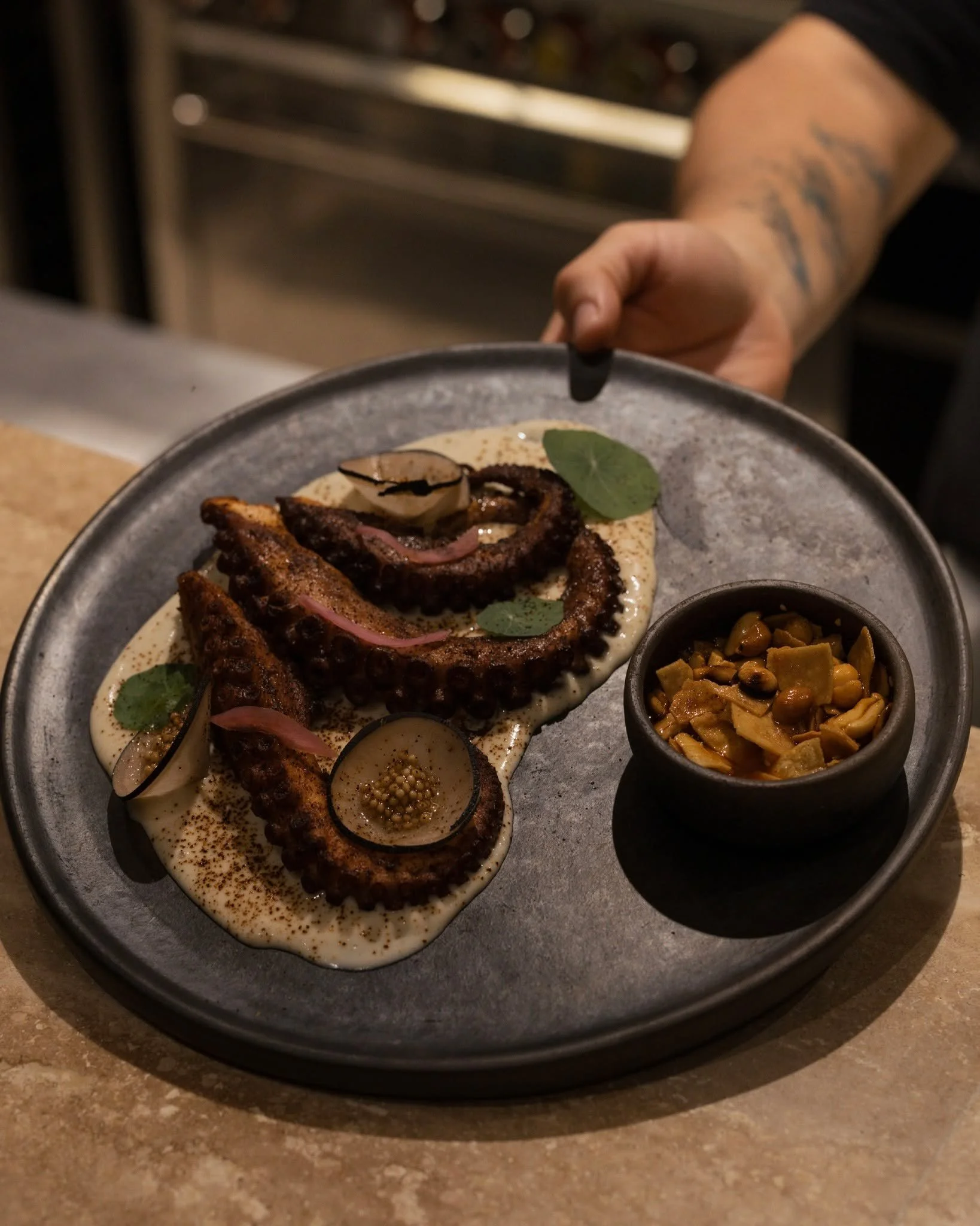 Each dish carries the richness of local soil,
shaped by global inspiration.
A table lit warmly &mdash;
where connection unfolds naturally.