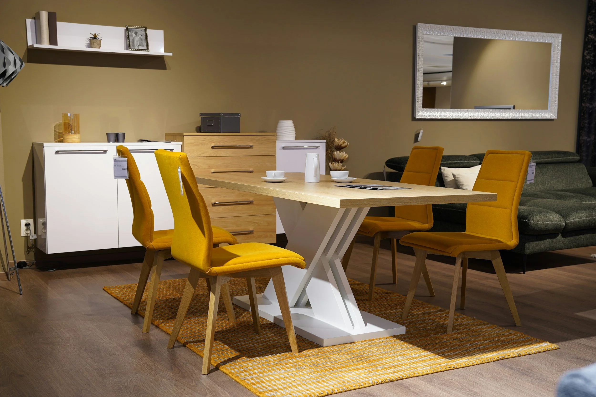 Showroom Manager