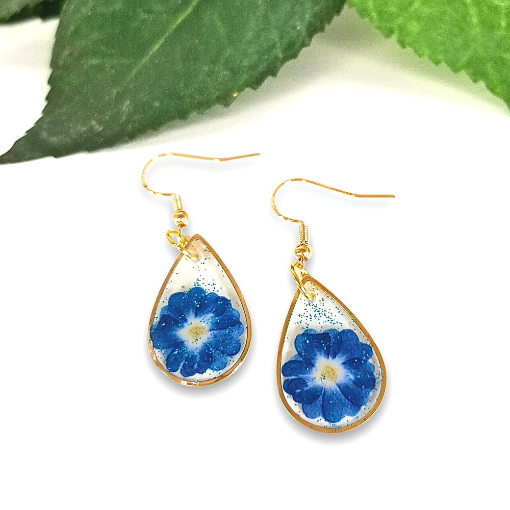 Teardrop+Resin+Earrings+with+Cornflowers.png
