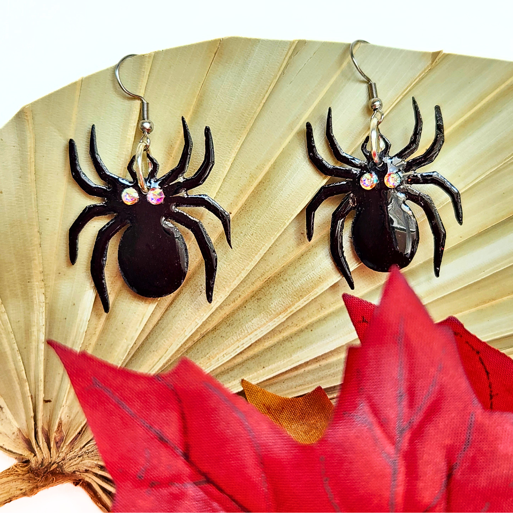 Black+Widow+Dangle+Earrings.png