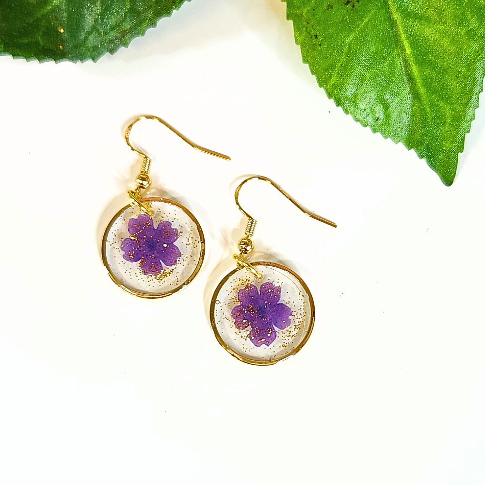 Purple%2BFlowers%2Bin%2BCircle%2BResin%2BEarrings.png