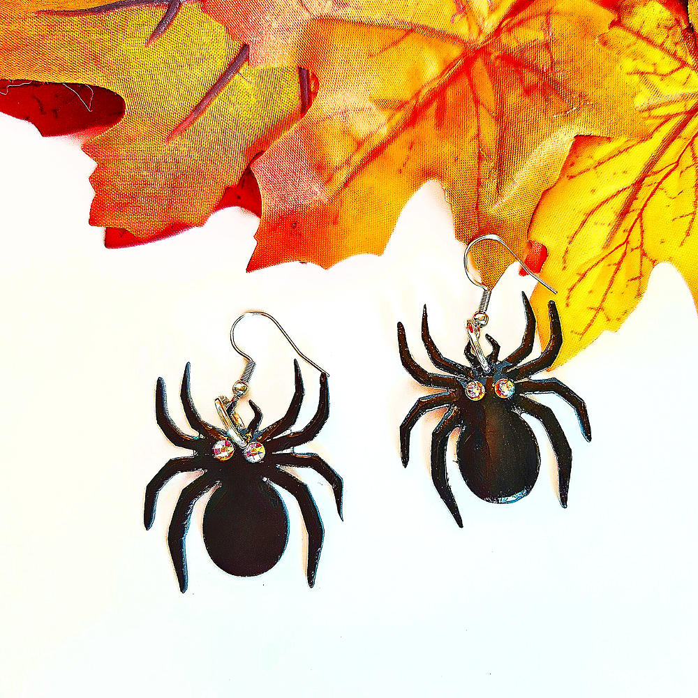 Black+Spider+with+Crystal+Eyes+Earrings.png