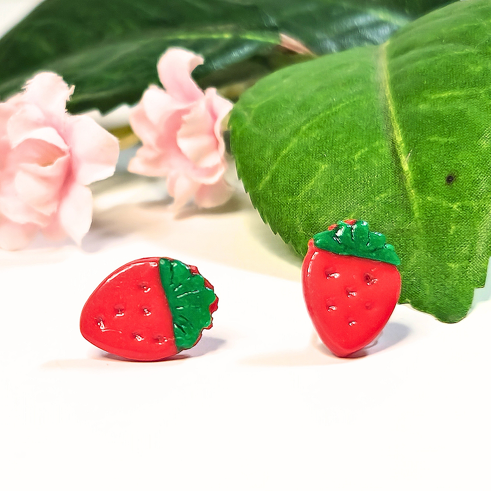 Mini+Strawberry+studs.png
