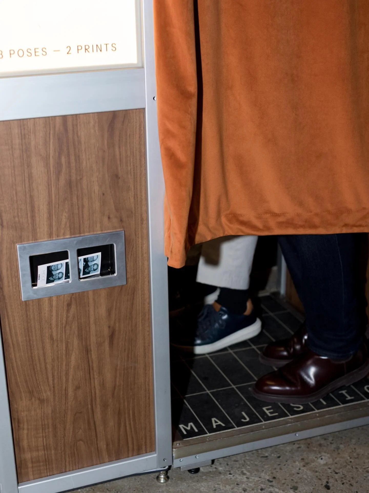 STORIED Presents: Benefit Bingo Night with @murrayhill was an amazing night full of great fun, great food, and great prizes all to benefit @godslovenyc. 

Food + Bev: @mgcevents 
Lighting, Sound + Staging: @8ightypro
Furniture: @taylorcreativeinc
Ren