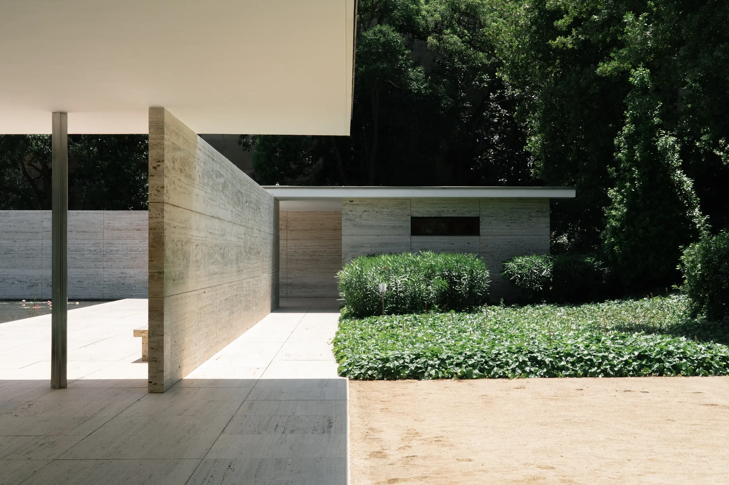Barcalona Pavilion 12.webp