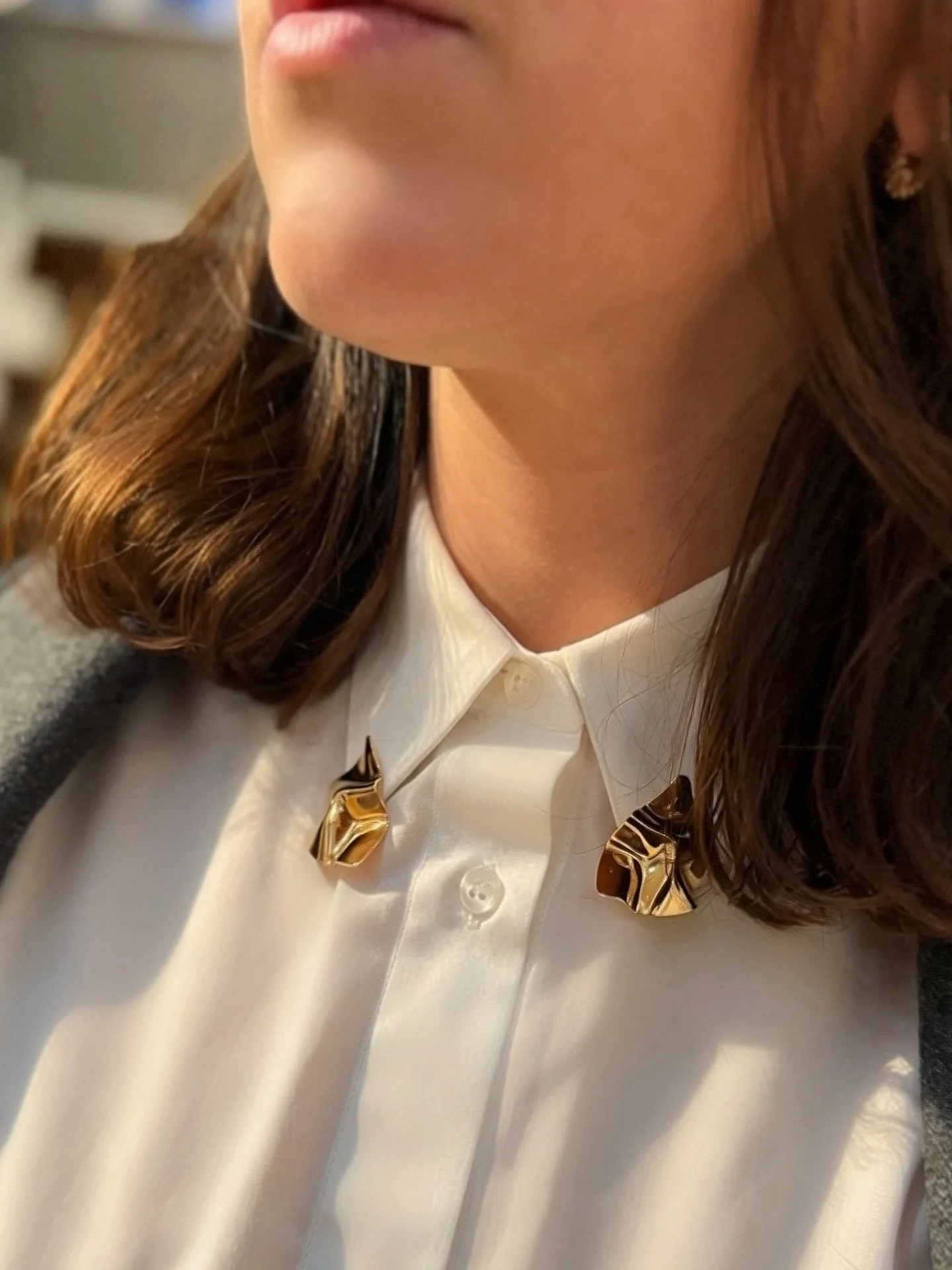 Details define everything.

A classic shirt, reimagined&mdash;
where jewelry meets tailoring.

Wear it your way.

#ConAmoreAtelier #LuxuryDetails #ModernElegance StatementStyle #MadeInItaly #zurichdesign