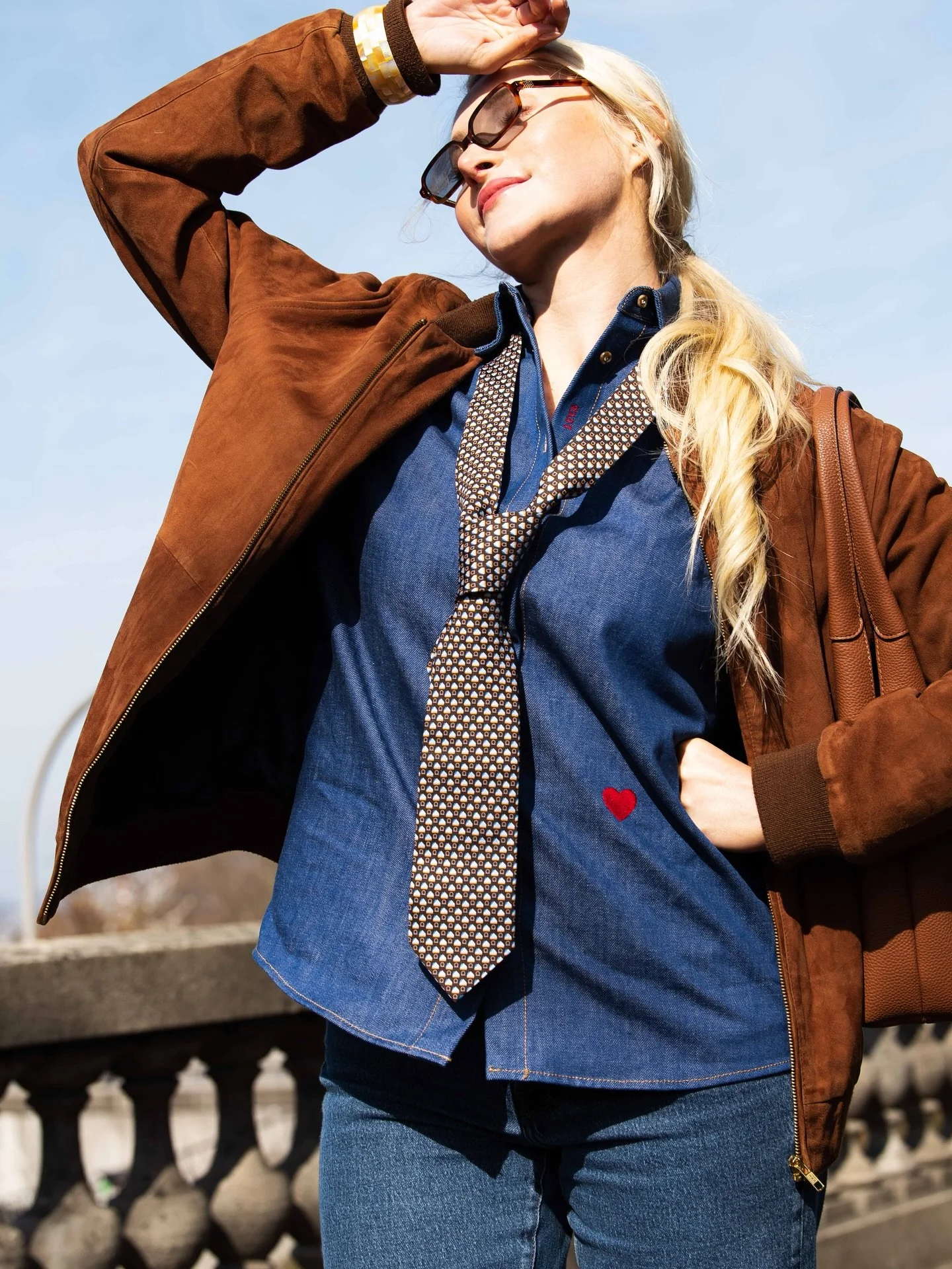 Confidence looks like this.

No logo. No explanation.

Send this to someone who gets it ✨

#ItGirlEnergy #ConfidenceStyle #EverydayEditorial #FashionInspo #ModernElegance 

StreetwearLuxury ChicLook ZurichVibes 
LuxuryLifestyle ConAmoreAtelier