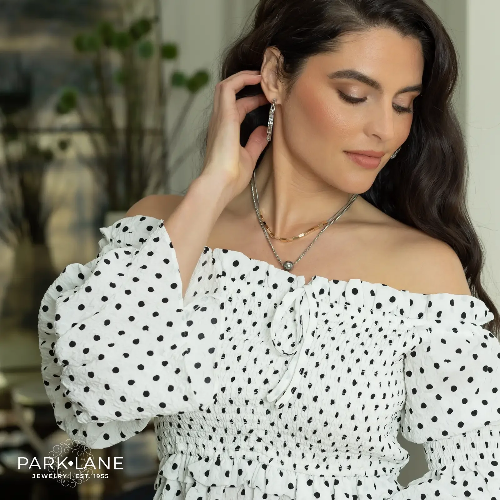 800x800model (3).webp