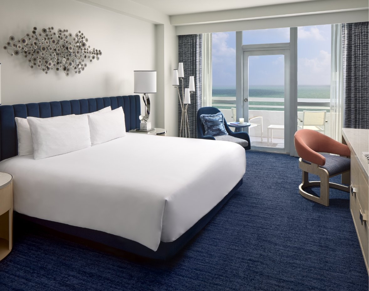 fontainebleau-miami-beach-accommodations-oceanfront-balcony-interior-1178.jpg