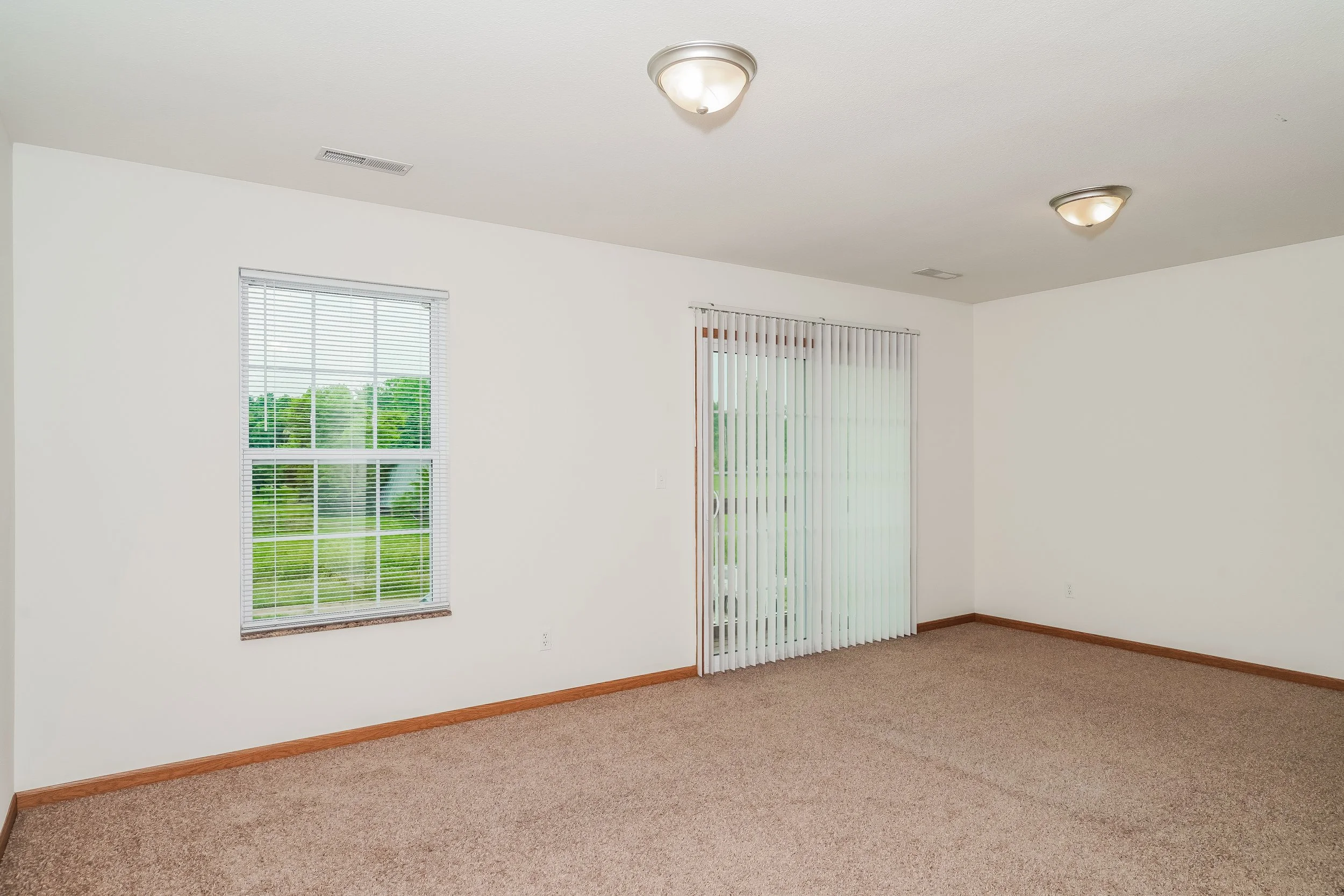 4-photo-Living-Room-13abebff-2505-422b-983d-e650d02ca1a0.jpg