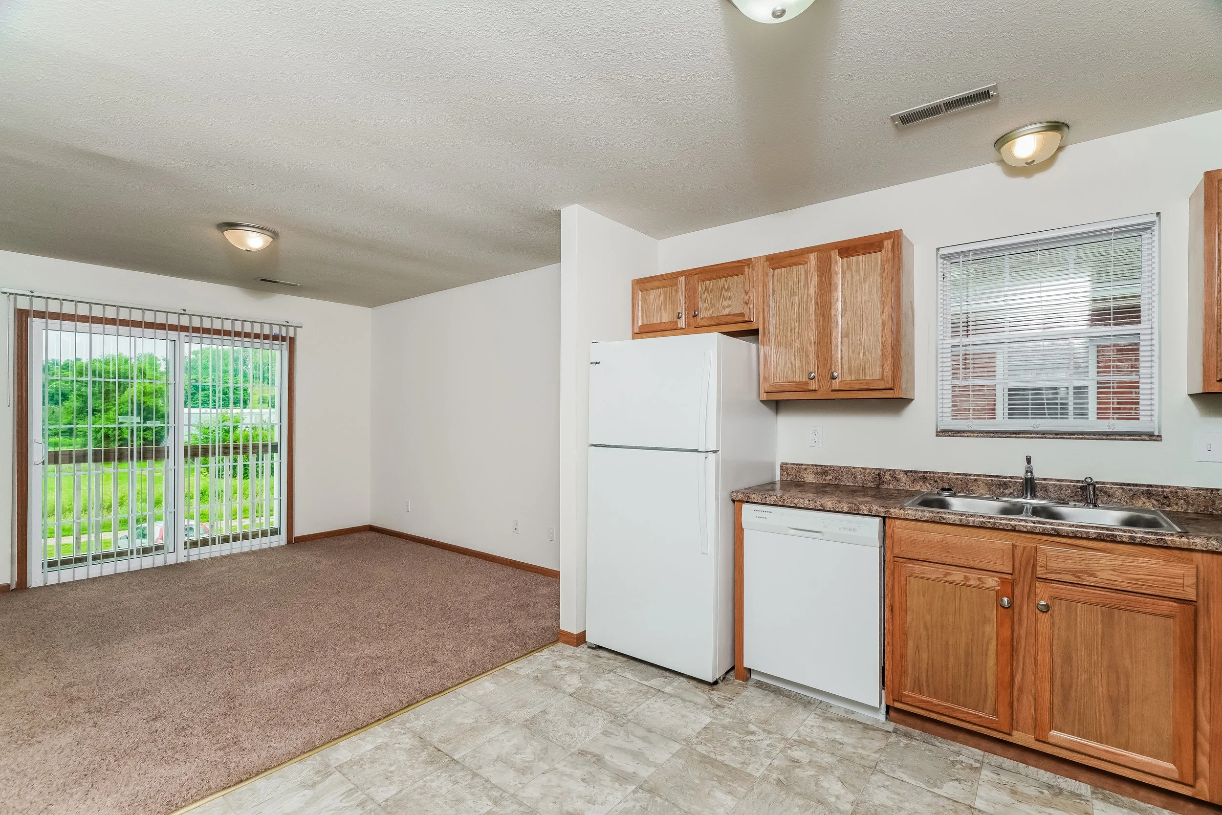 10-photo-Kitchen-1706a2ea-6552-49b8-a231-de9e39160910.jpg